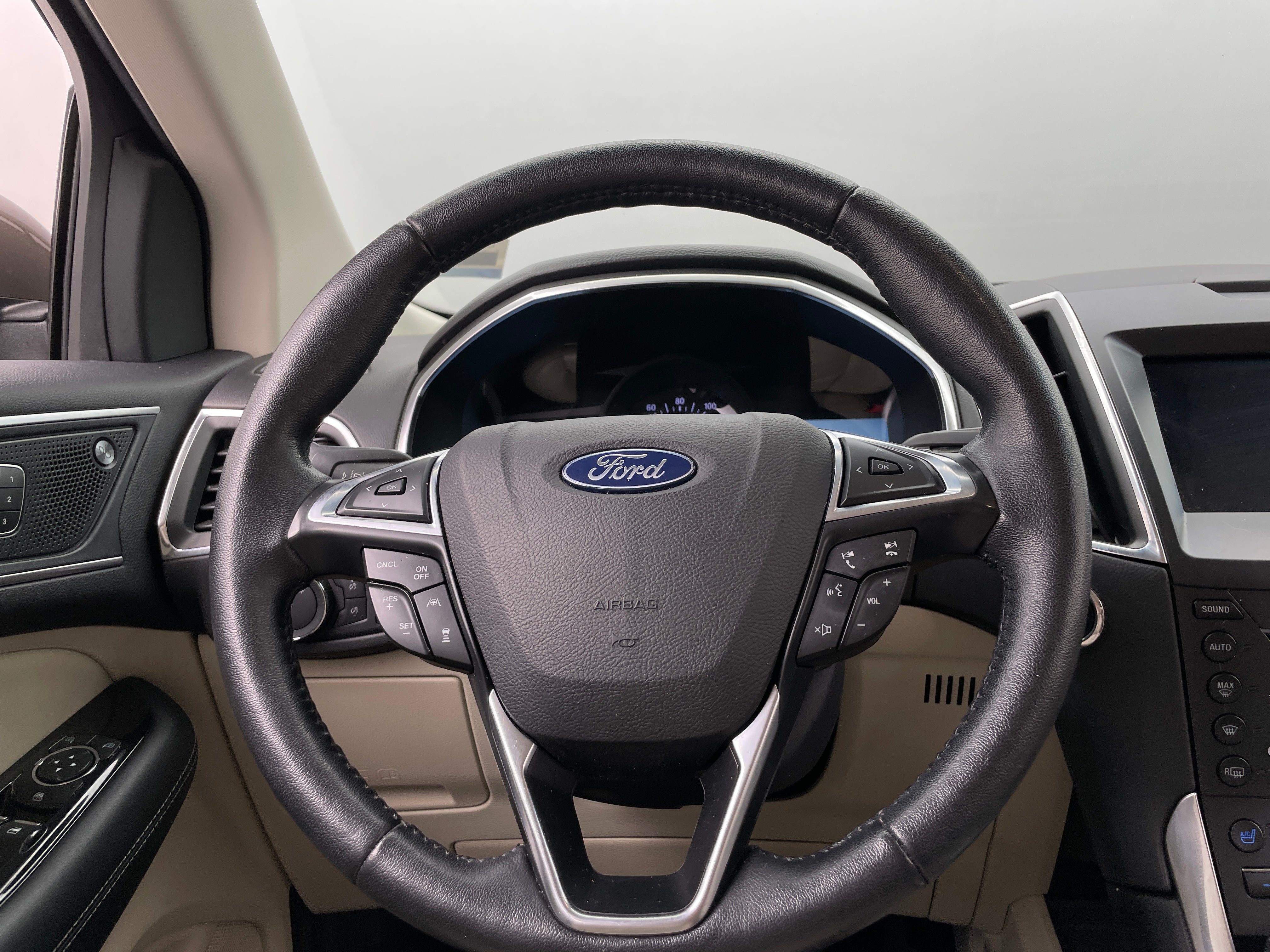 2019 Ford Edge Titanium 4