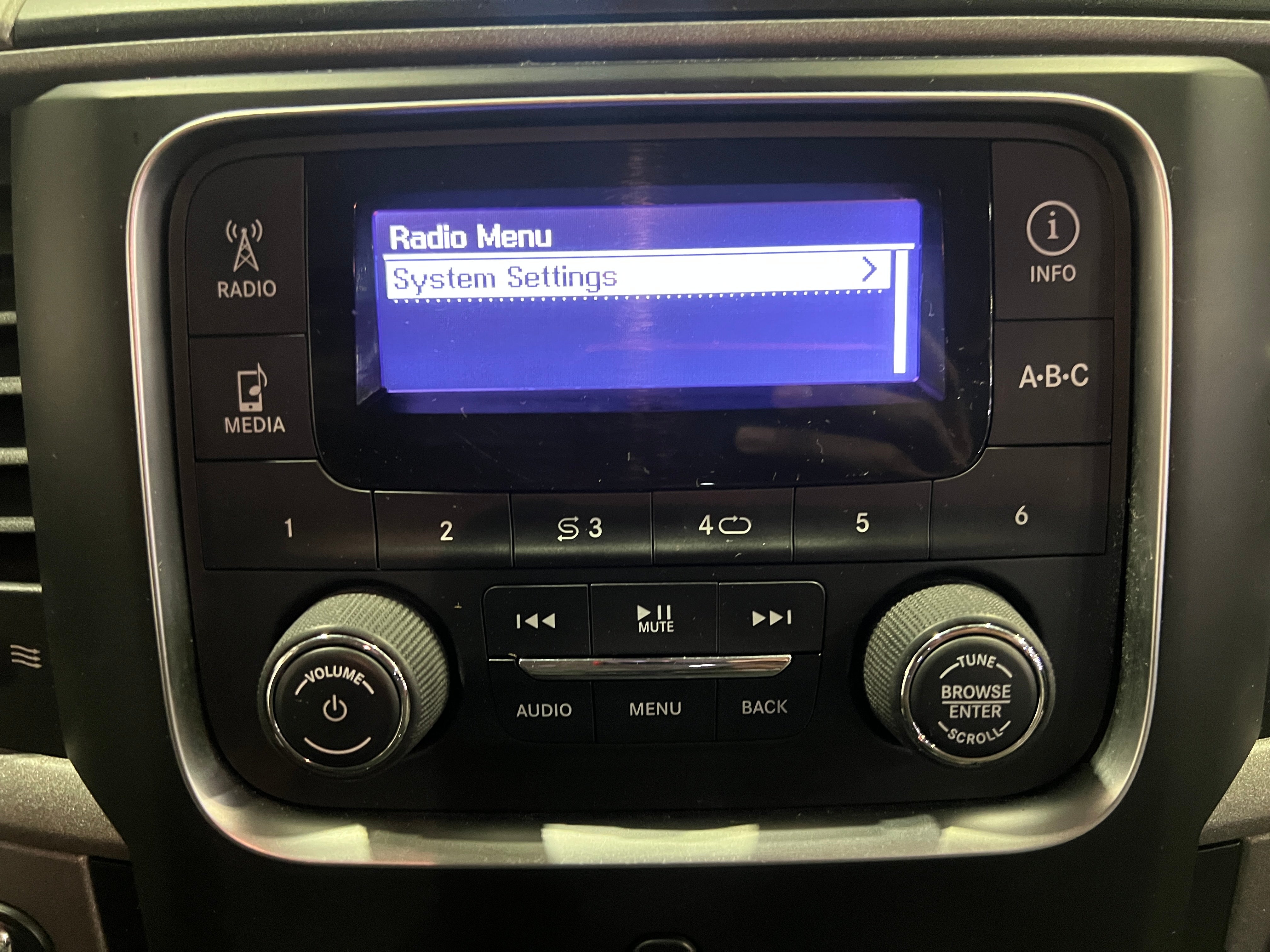 2016 RAM 1500 Tradesman 4