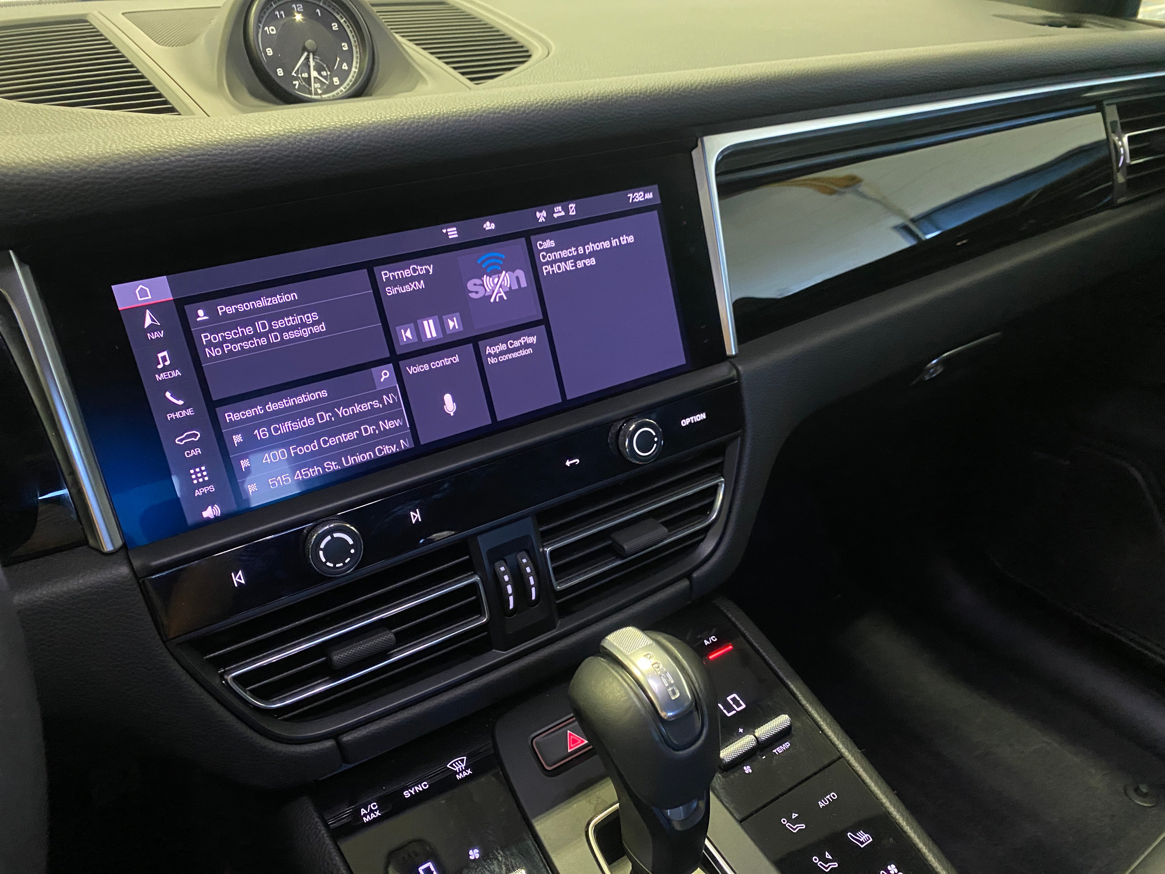 2024 Porsche Macan T 3