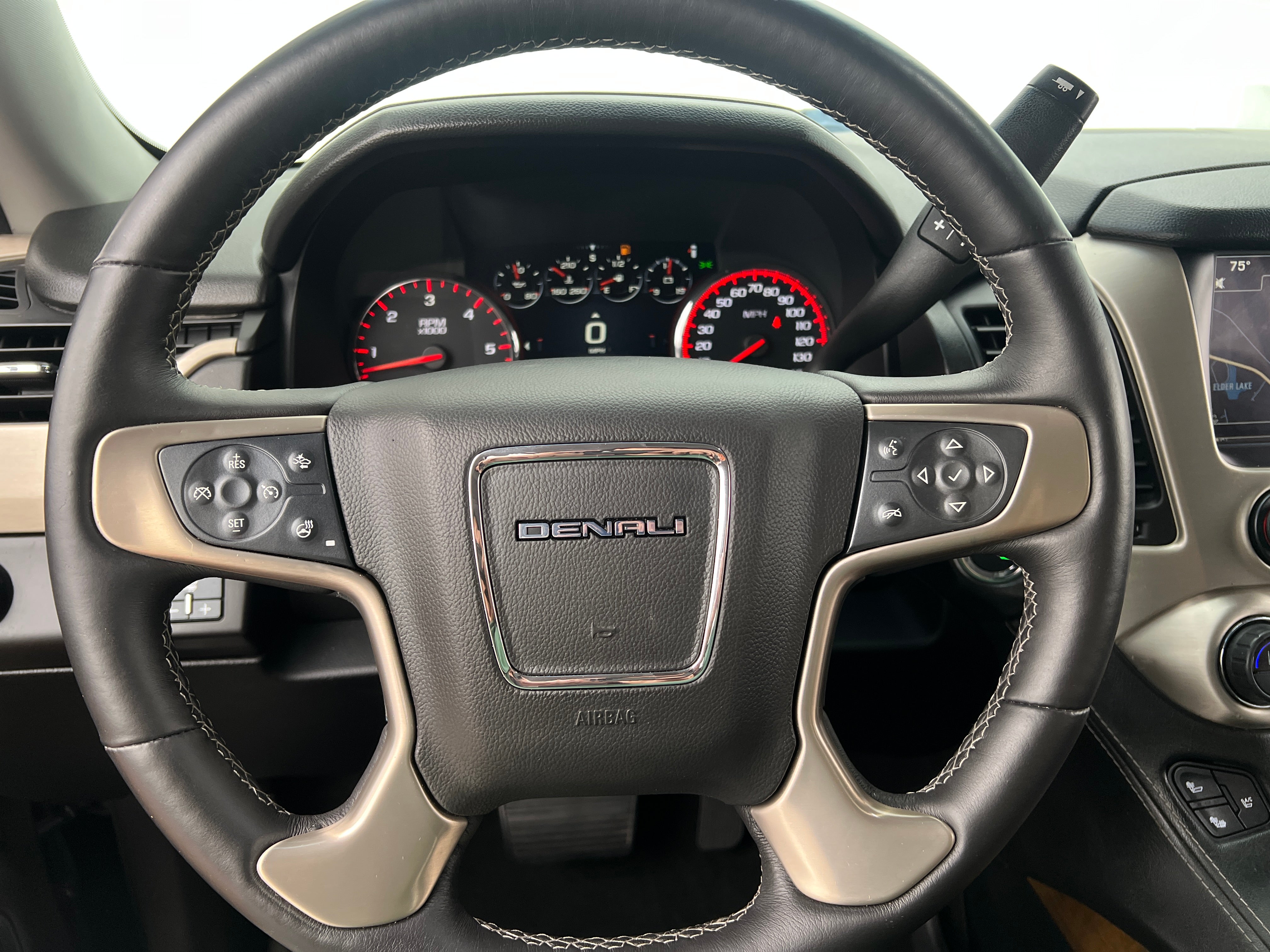 2016 GMC Yukon Denali 4