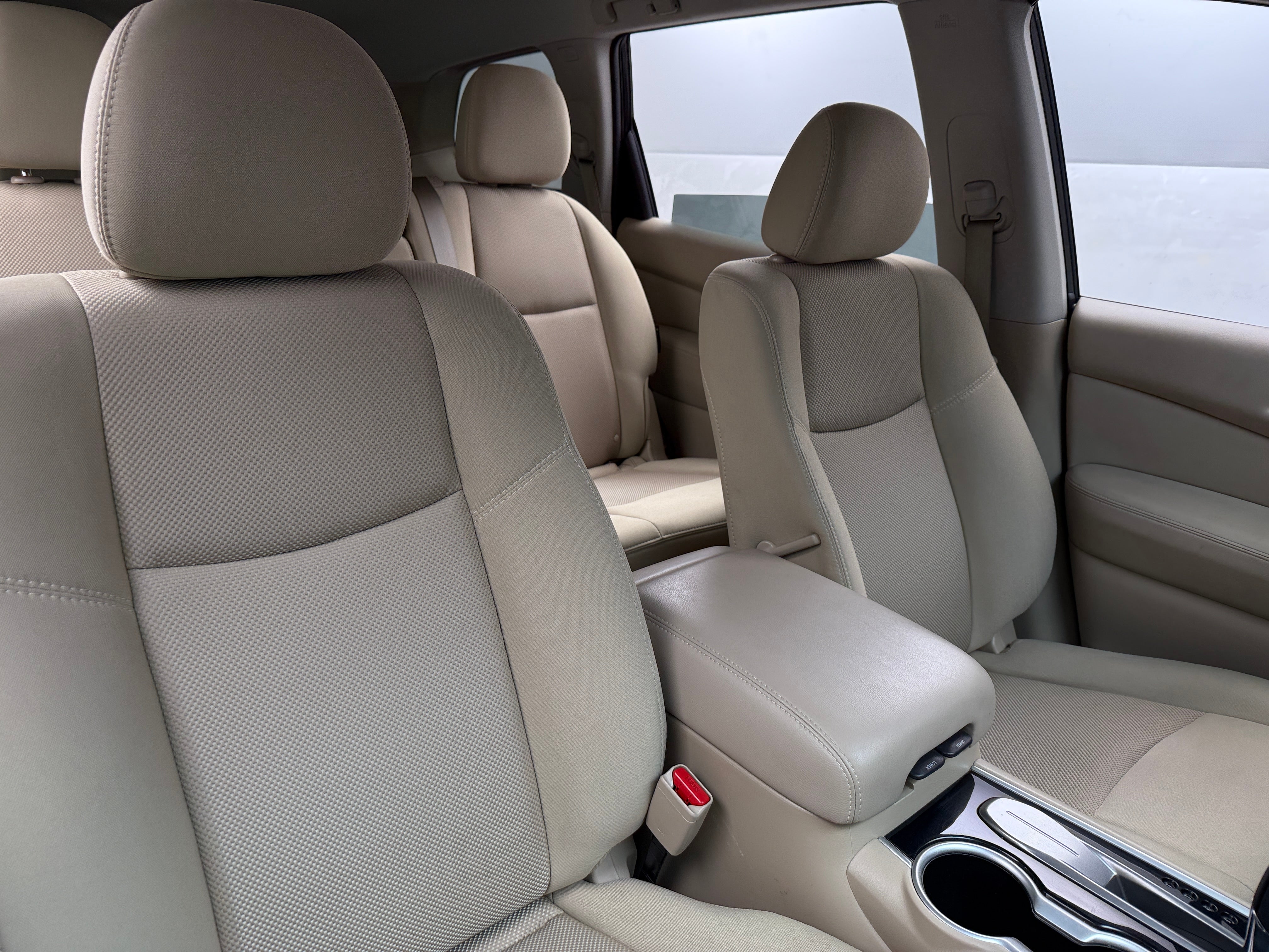 2020 Nissan Pathfinder SV 2
