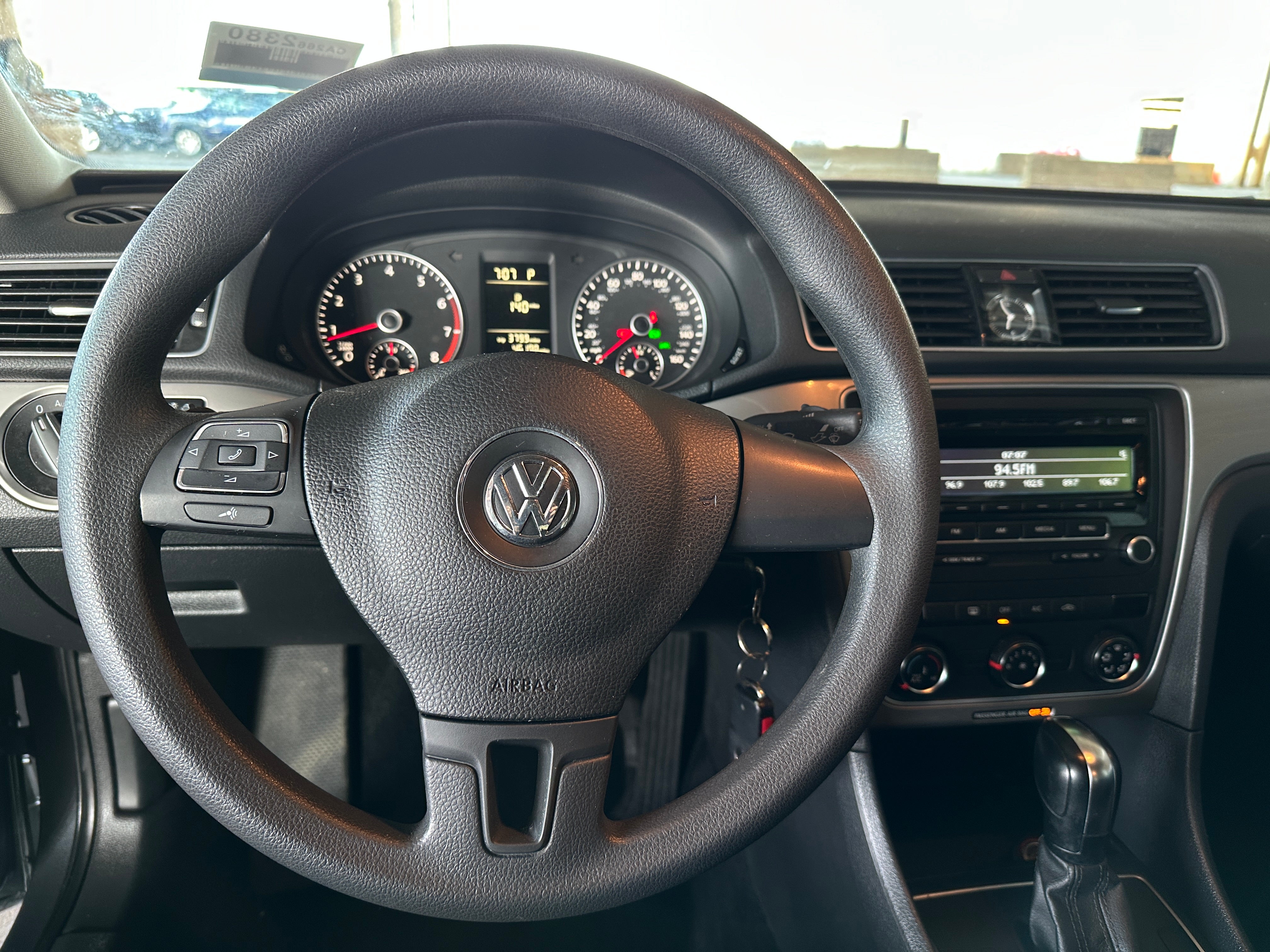 2013 Volkswagen Passat S 5