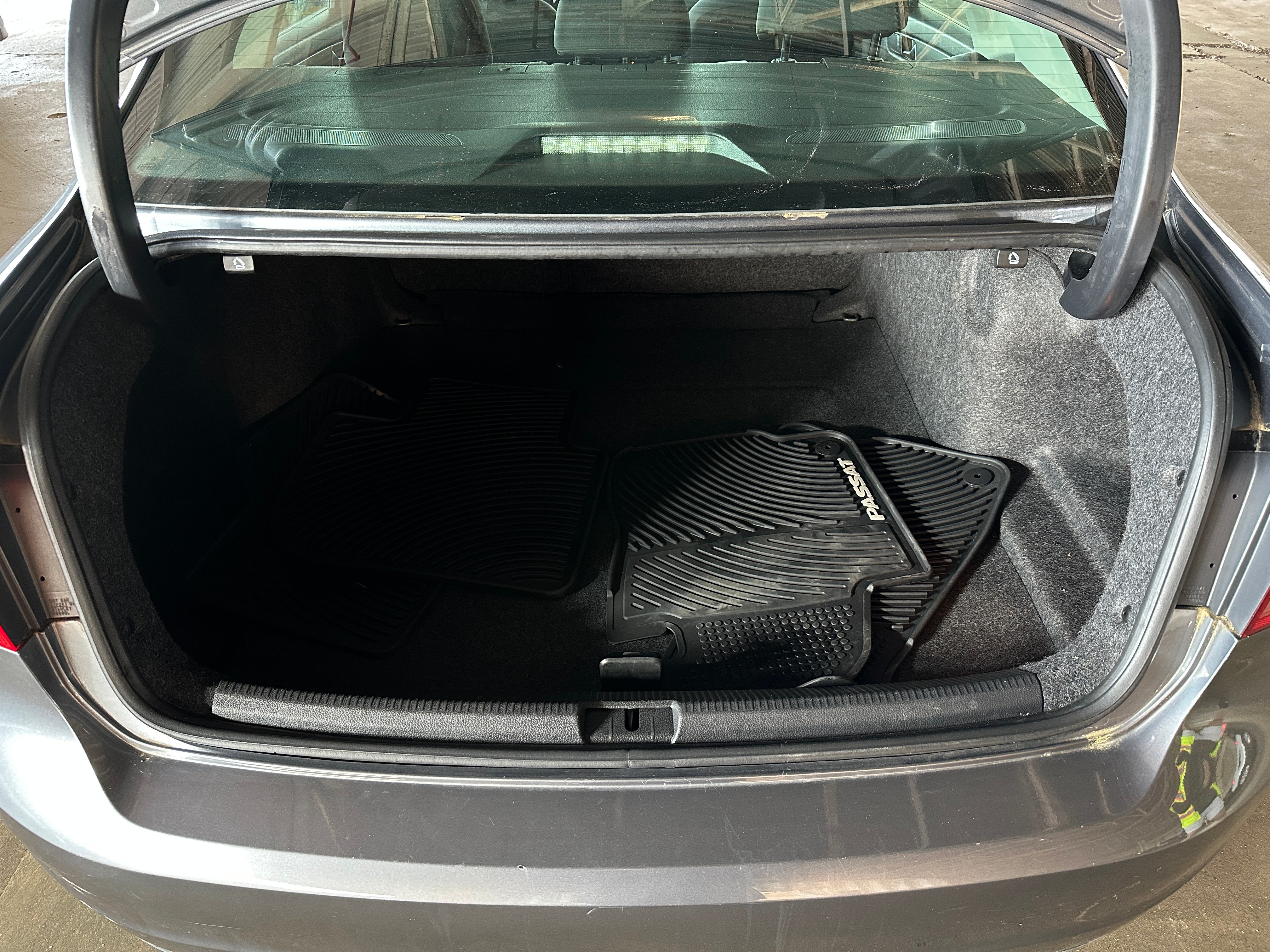2013 Volkswagen Passat S 7