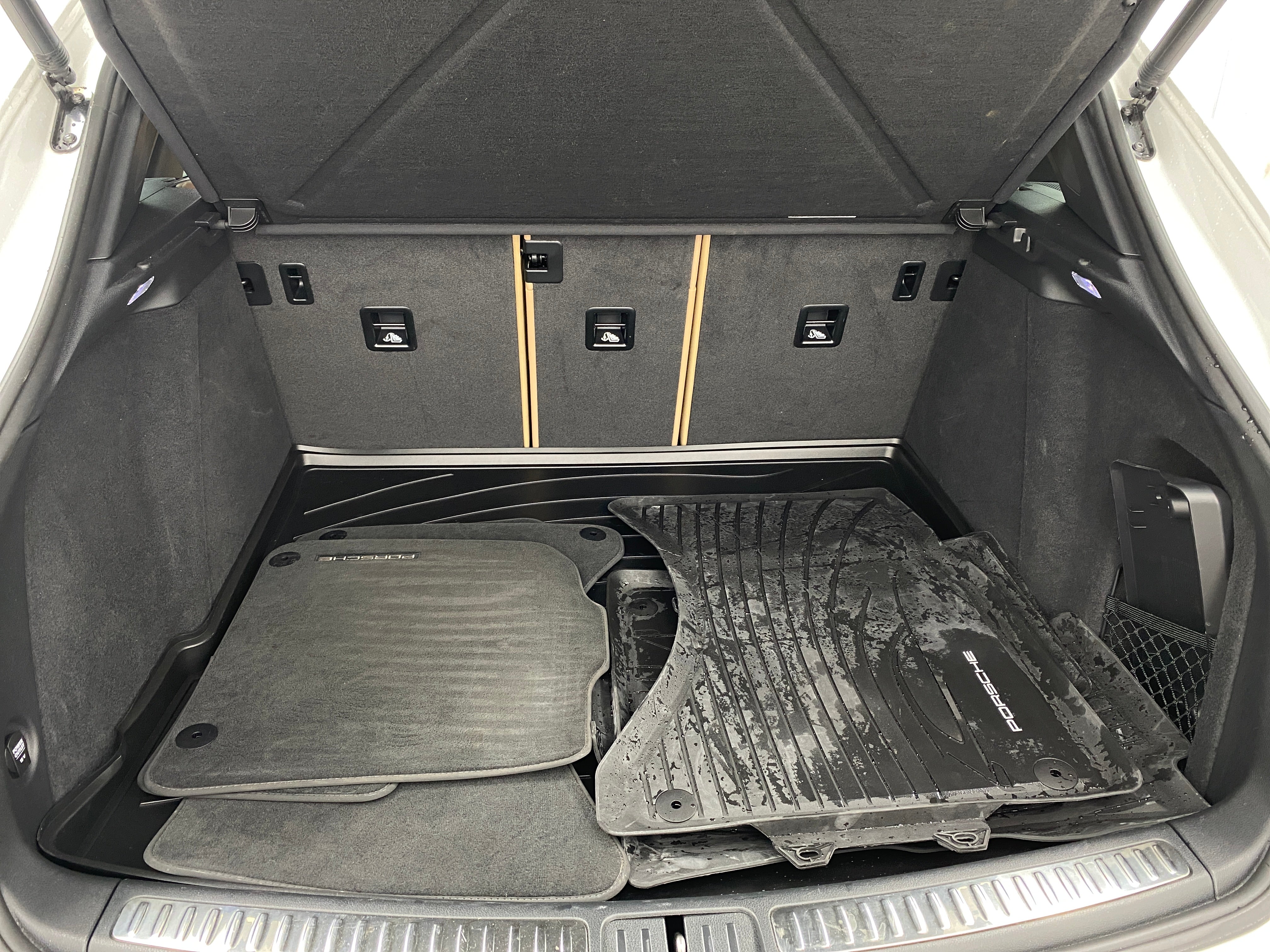 2021 Porsche Macan Base 6