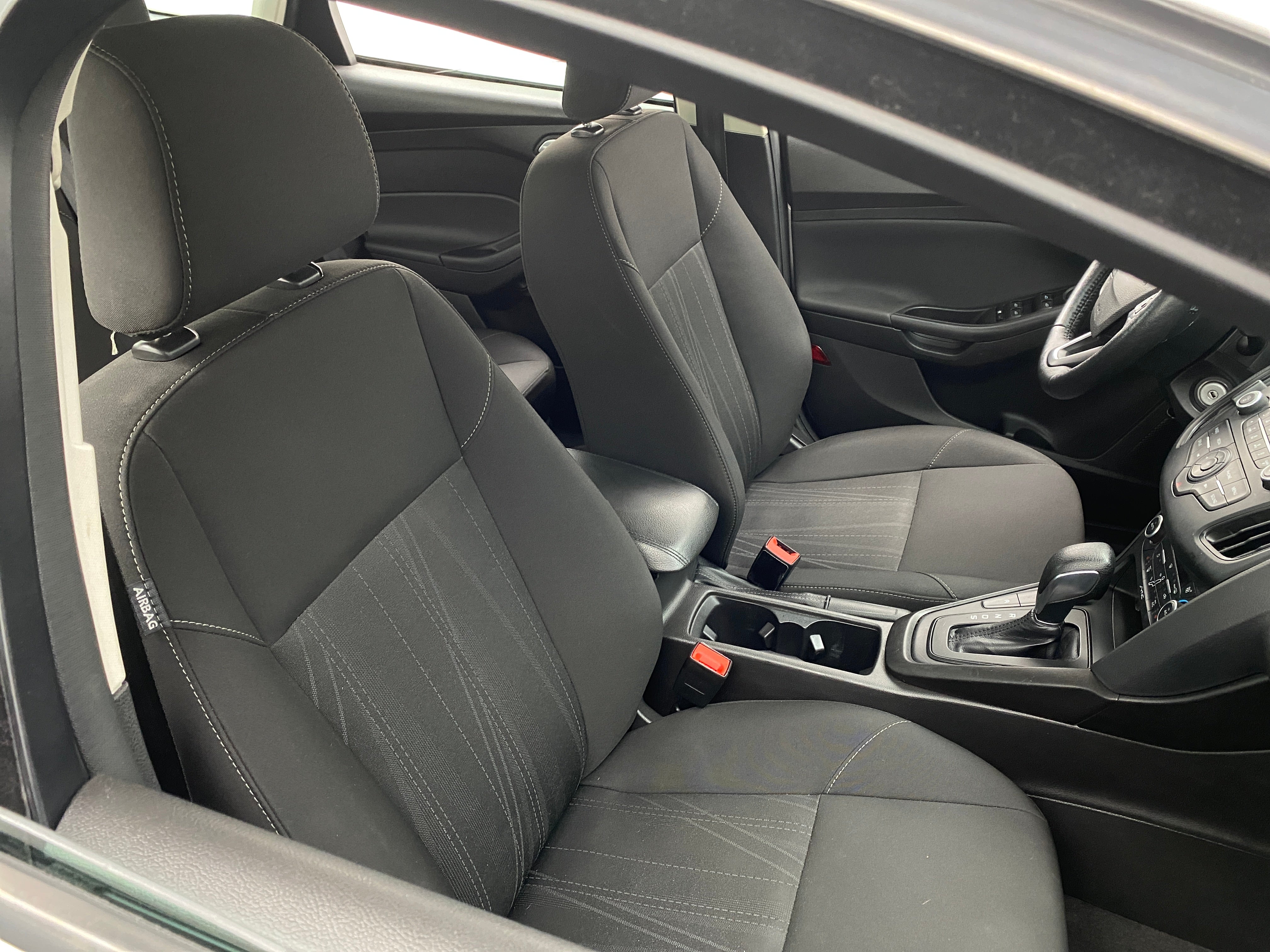 2018 Ford Focus SE 2
