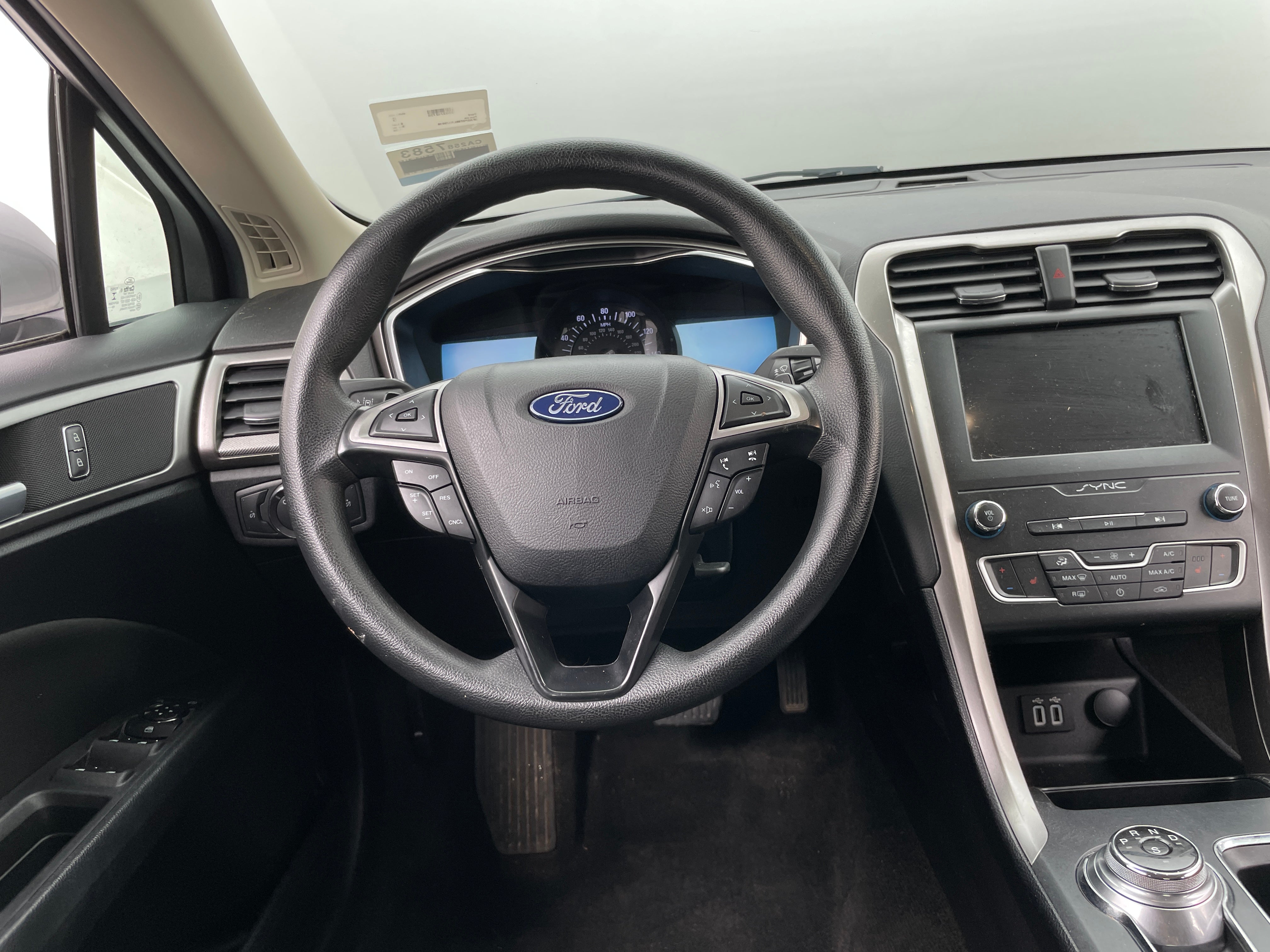 2020 Ford Fusion SE 4