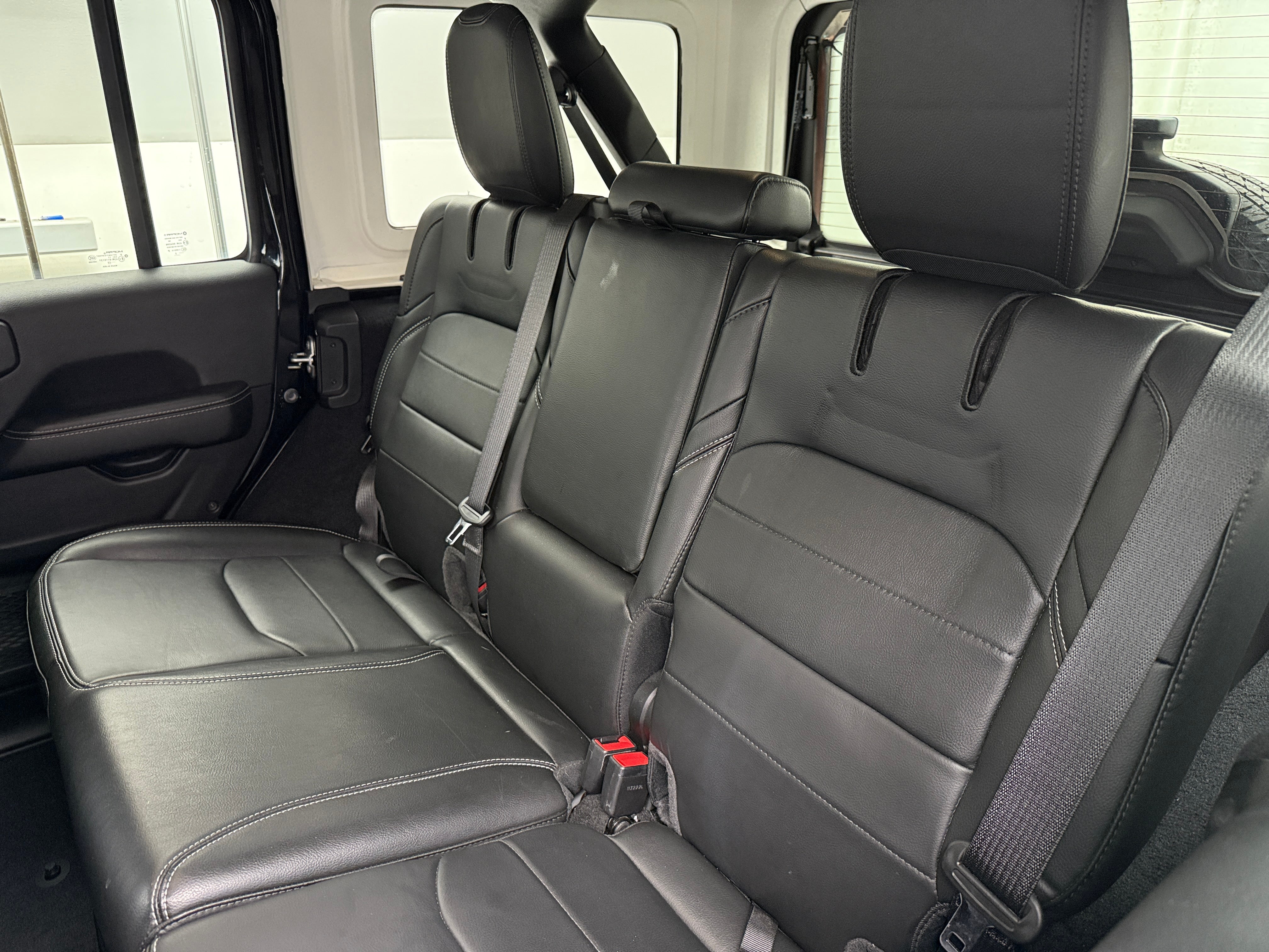 2022 Jeep Wrangler Unlimited Sahara 4xe 5