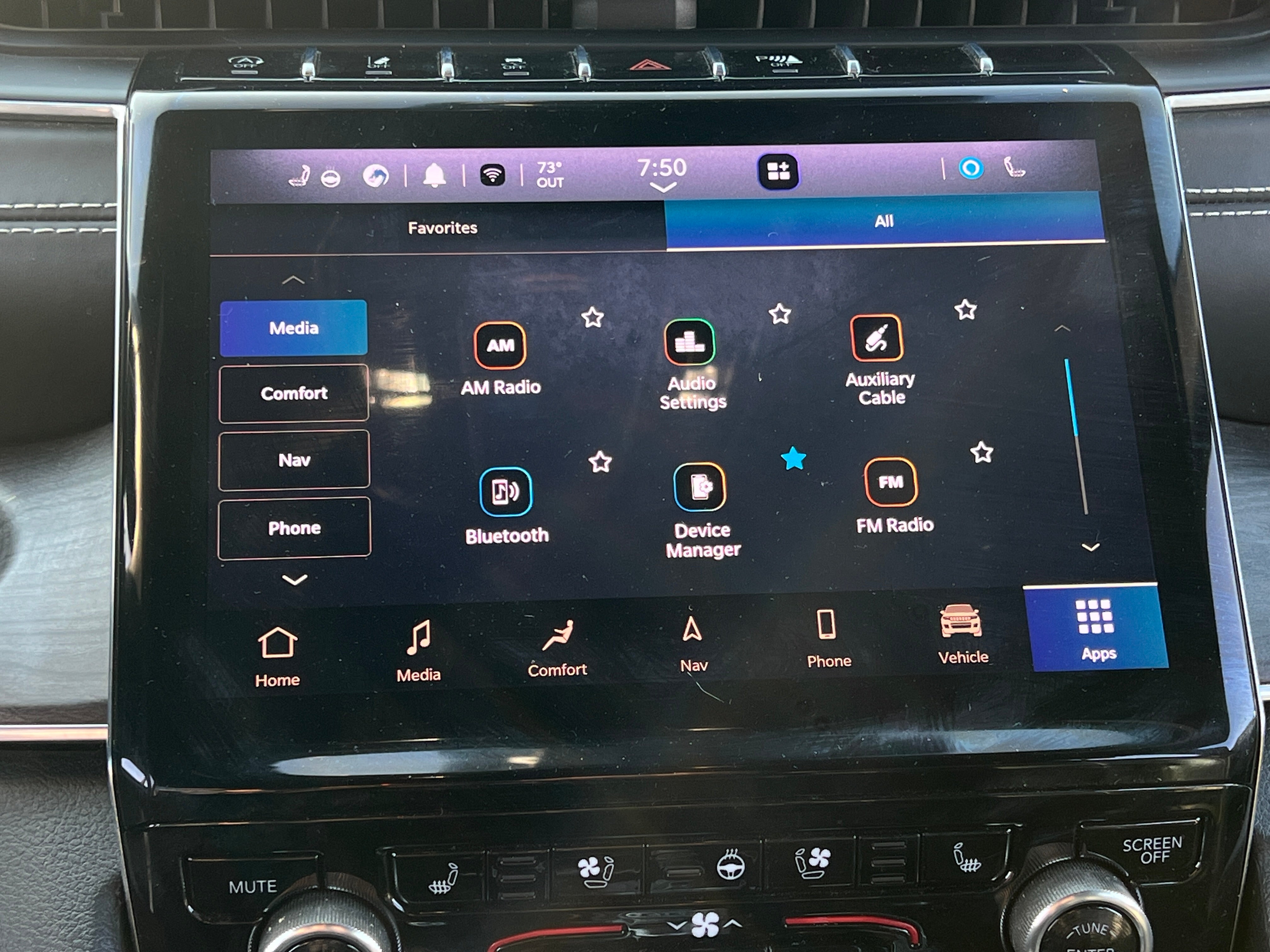 2022 Jeep Grand Cherokee L Overland 3