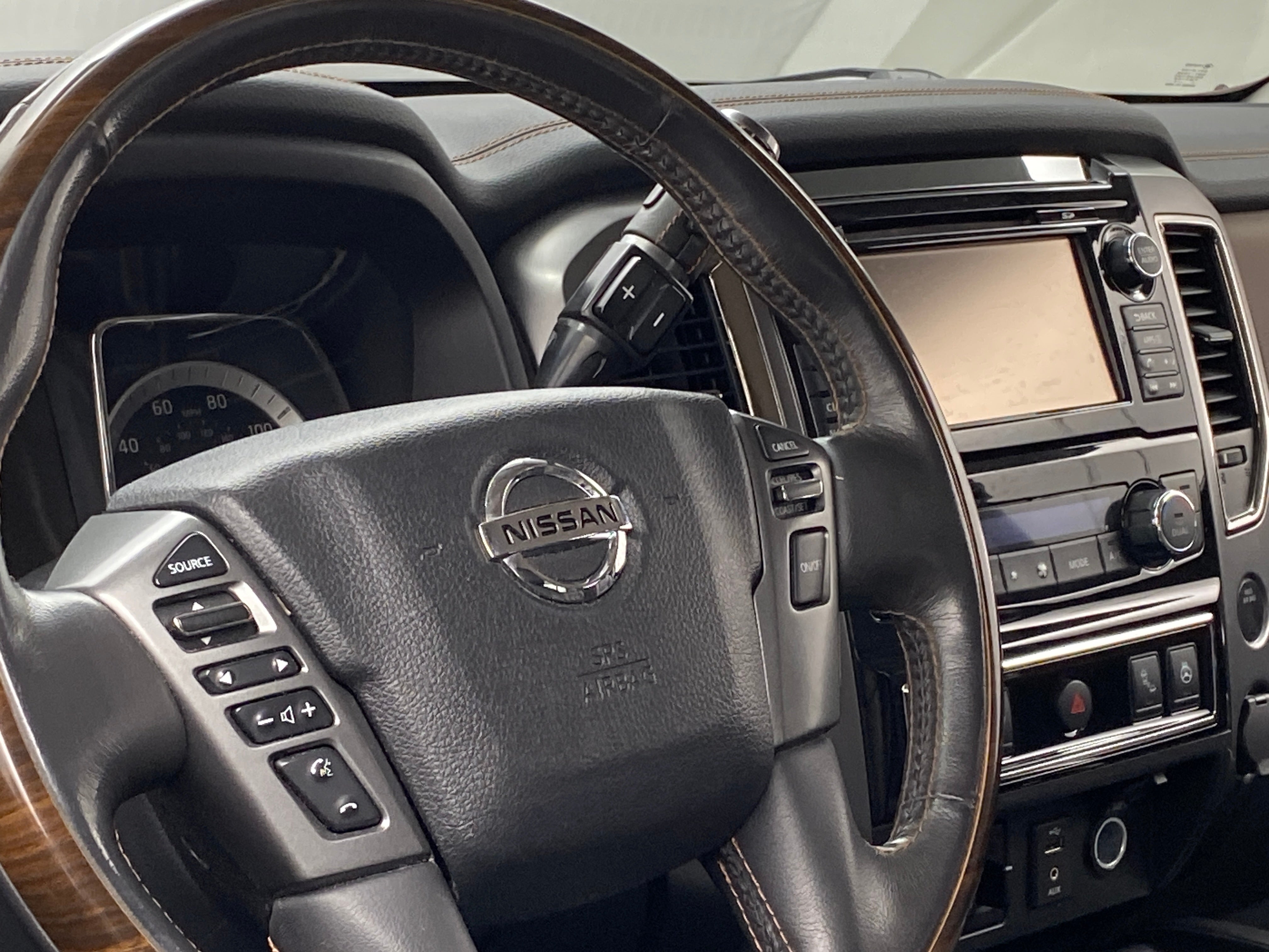 2017 Nissan Titan Platinum Reserve 4