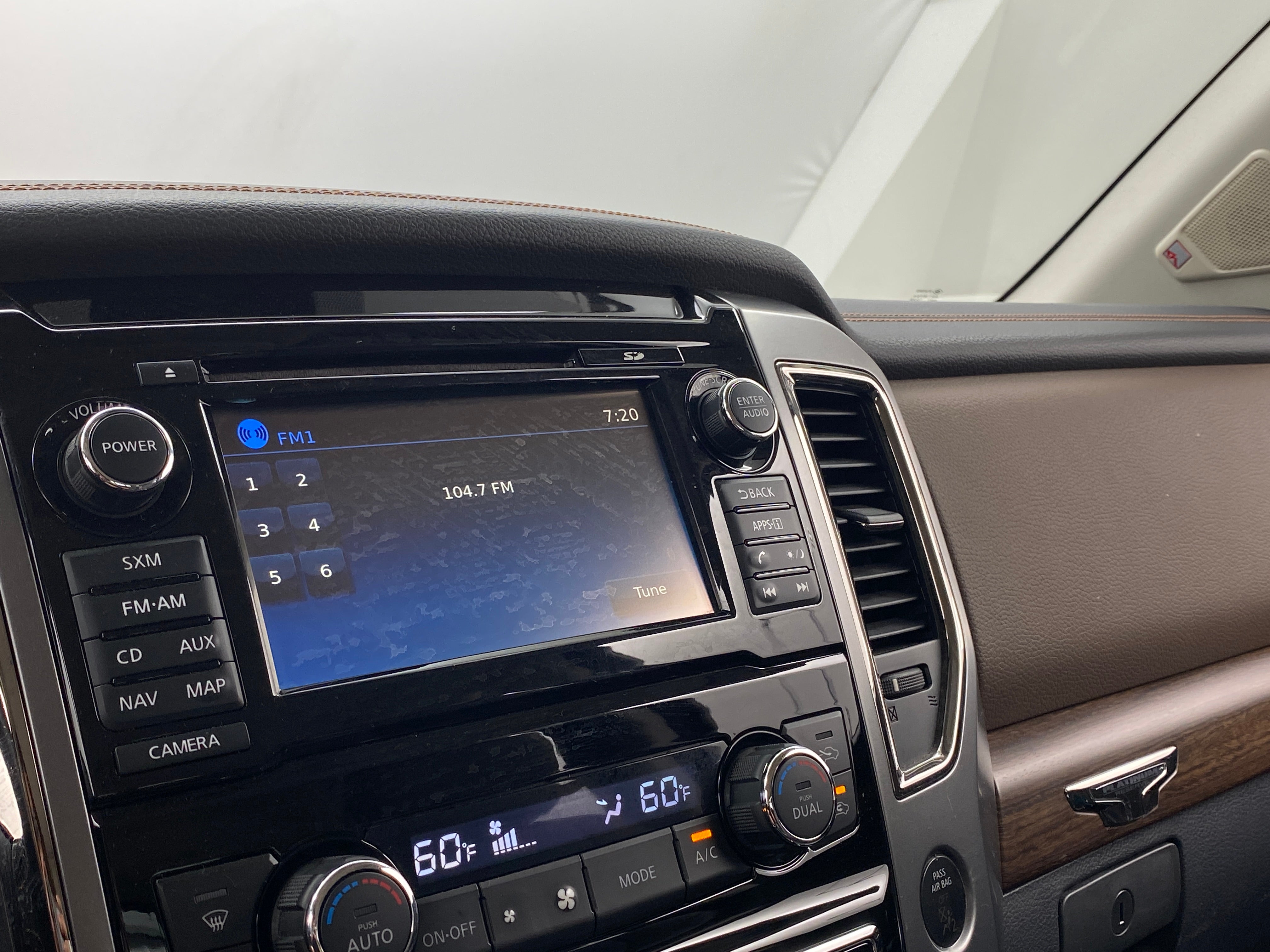 2017 Nissan Titan Platinum Reserve 3