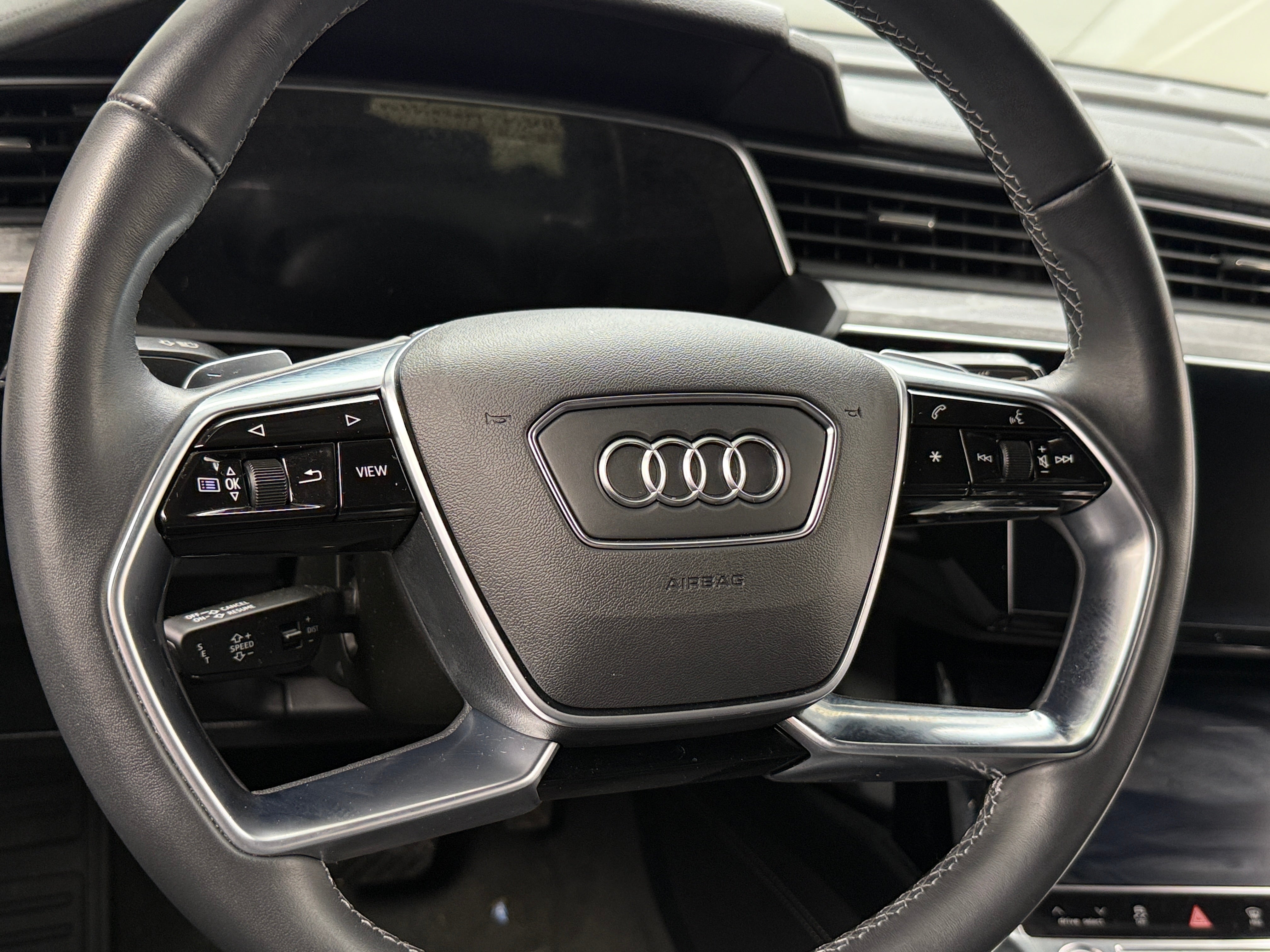 2022 Audi e-tron Premium Plus 4