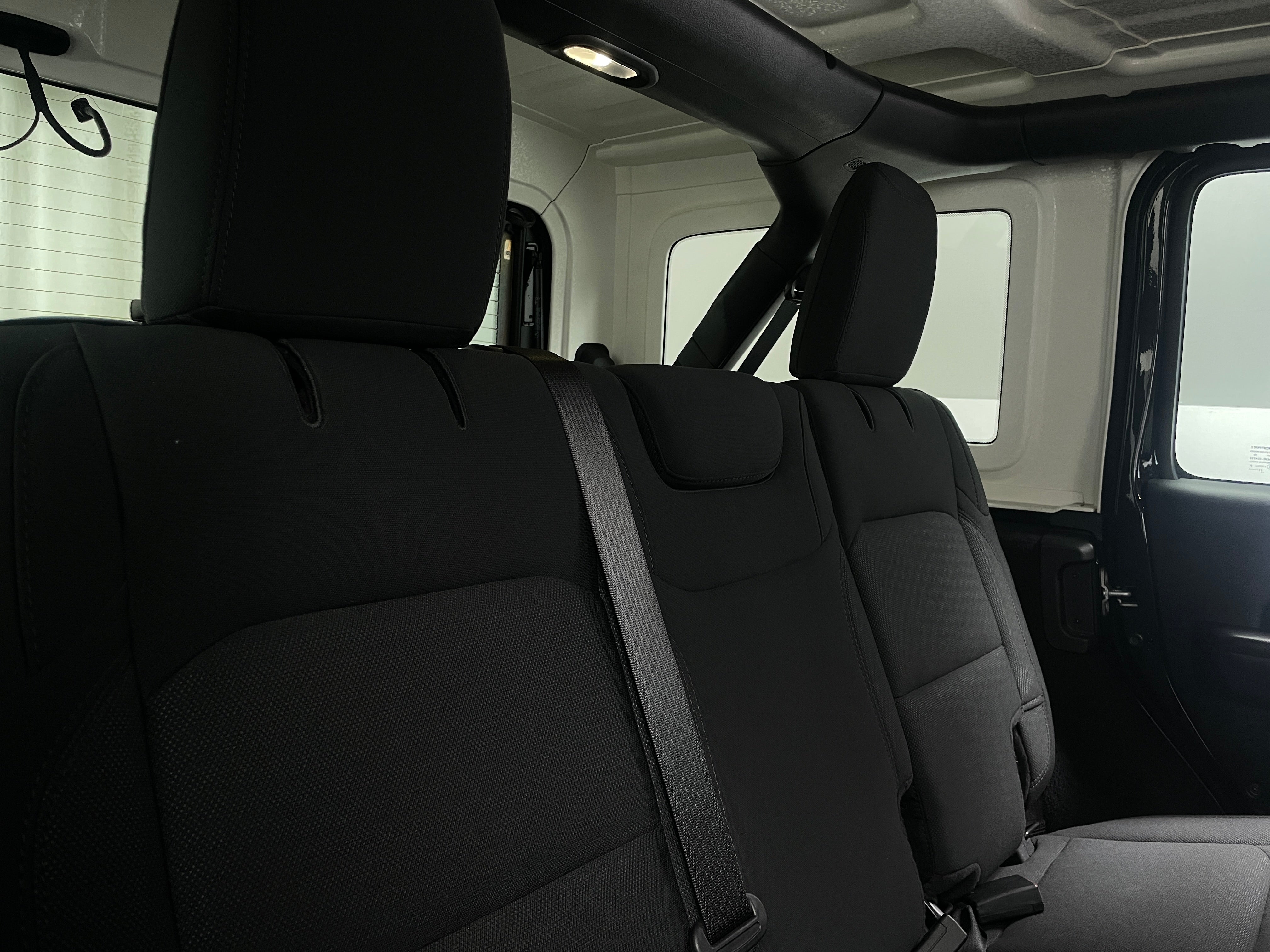 2020 Jeep Wrangler Unlimited Willys 6