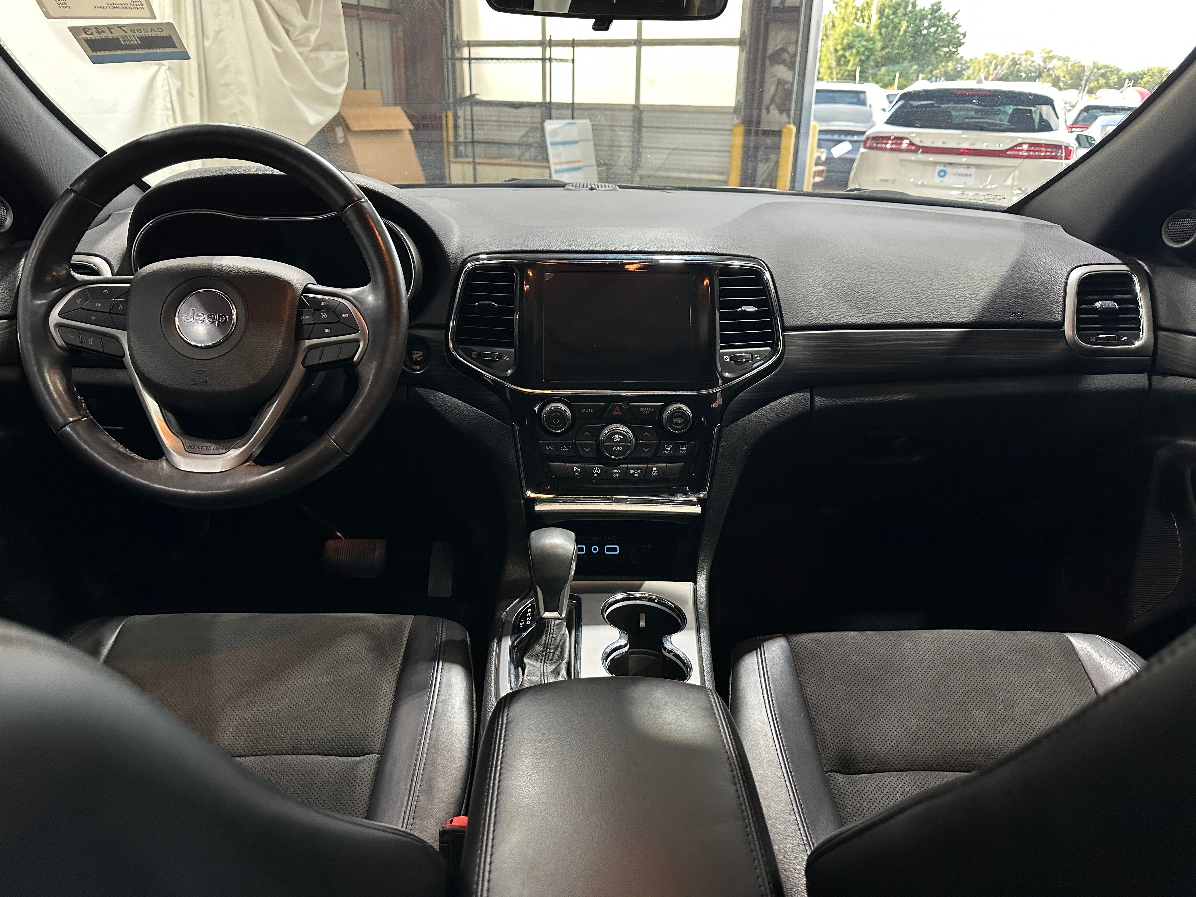 2021 Jeep Grand Cherokee Laredo 3
