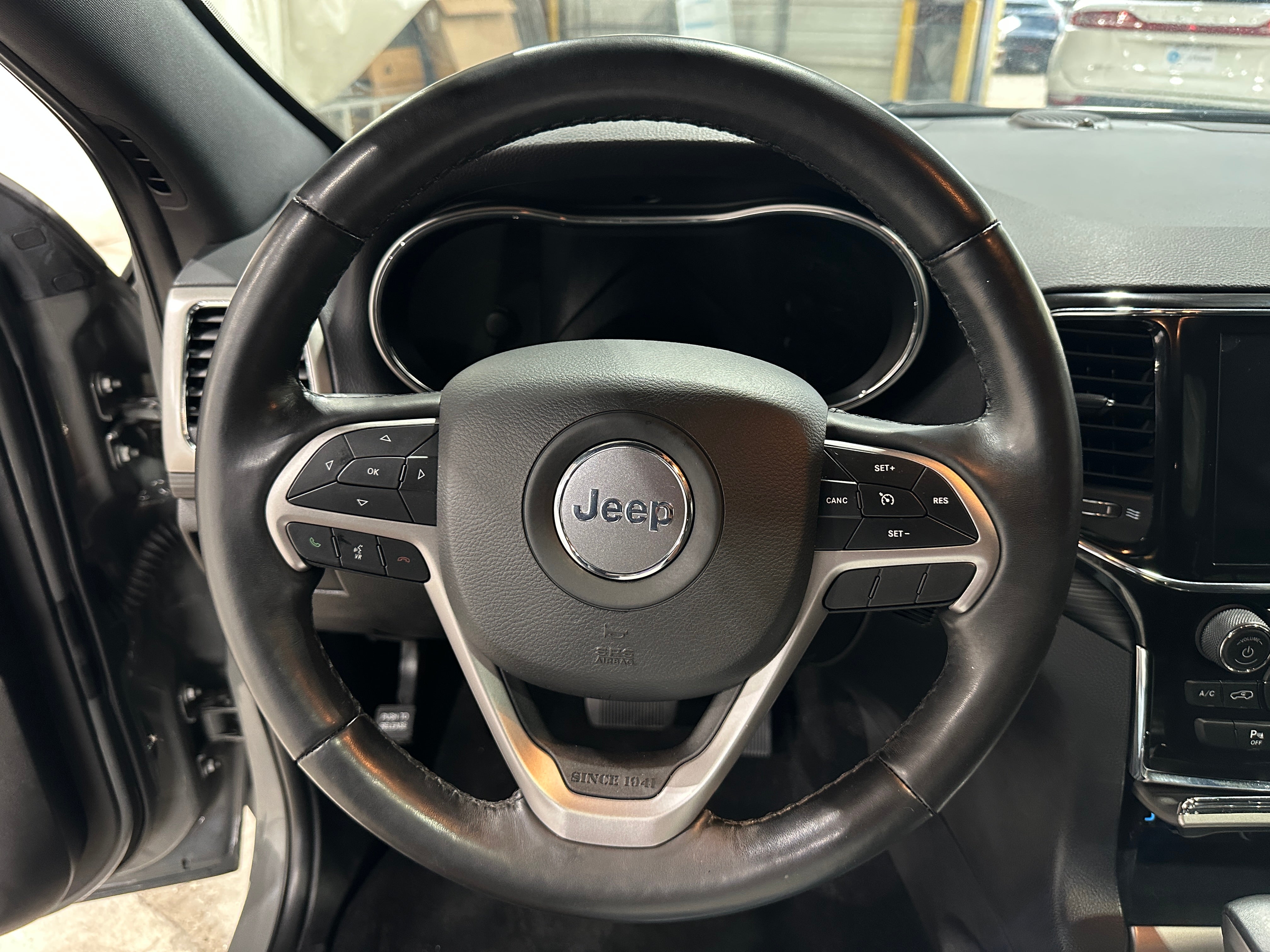 2021 Jeep Grand Cherokee Laredo 5