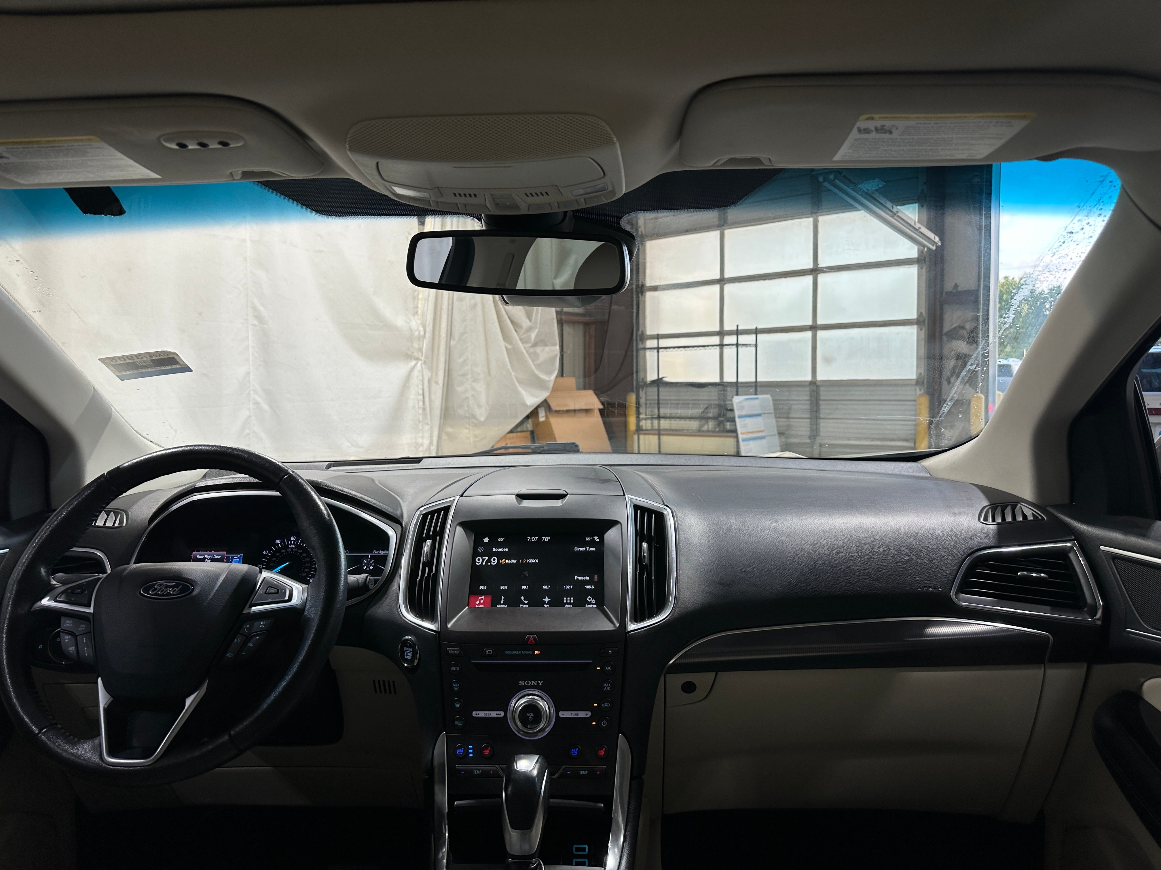 2017 Ford Edge Titanium 2