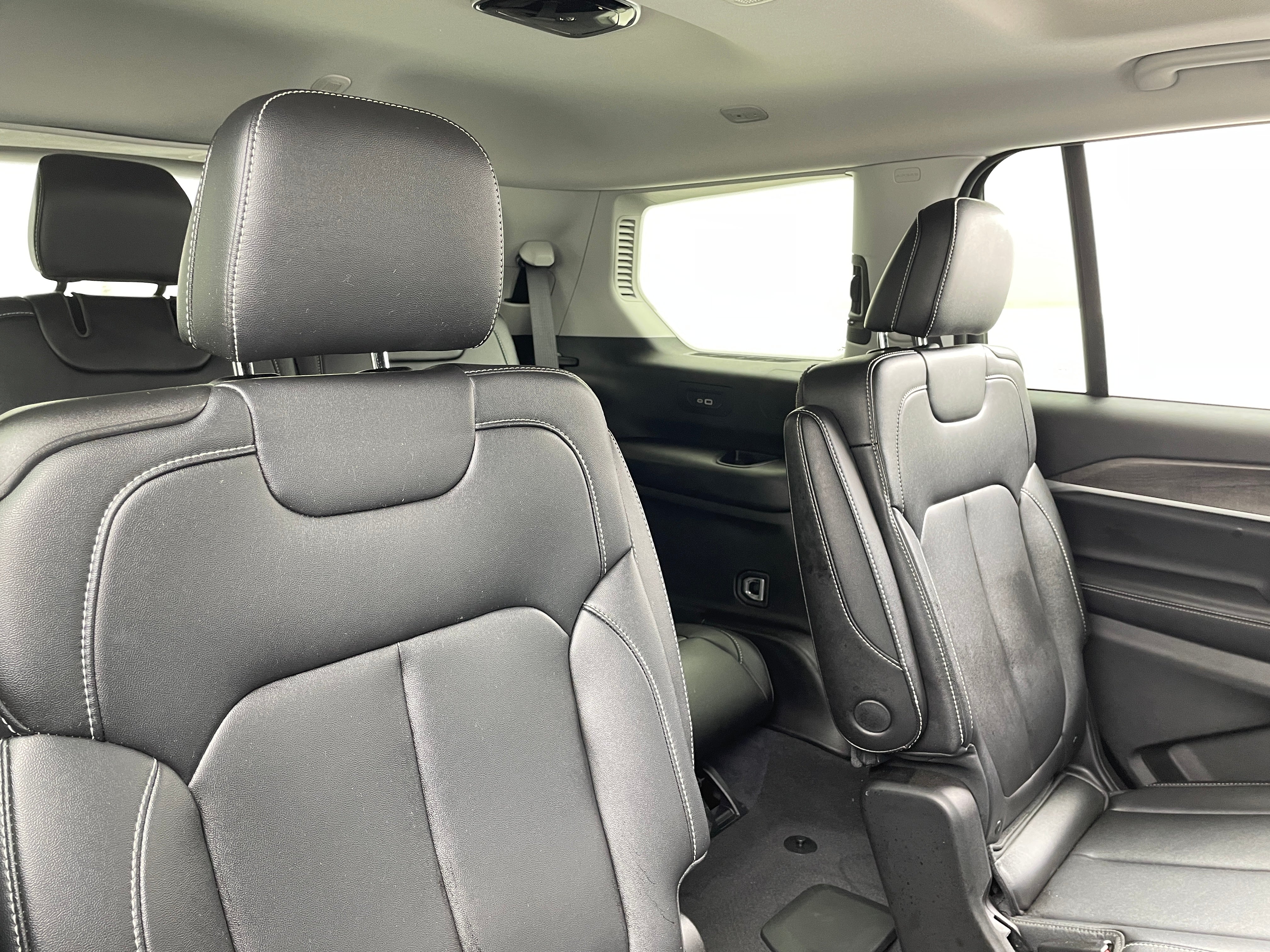 2023 Jeep Grand Cherokee L Limited Edition 5