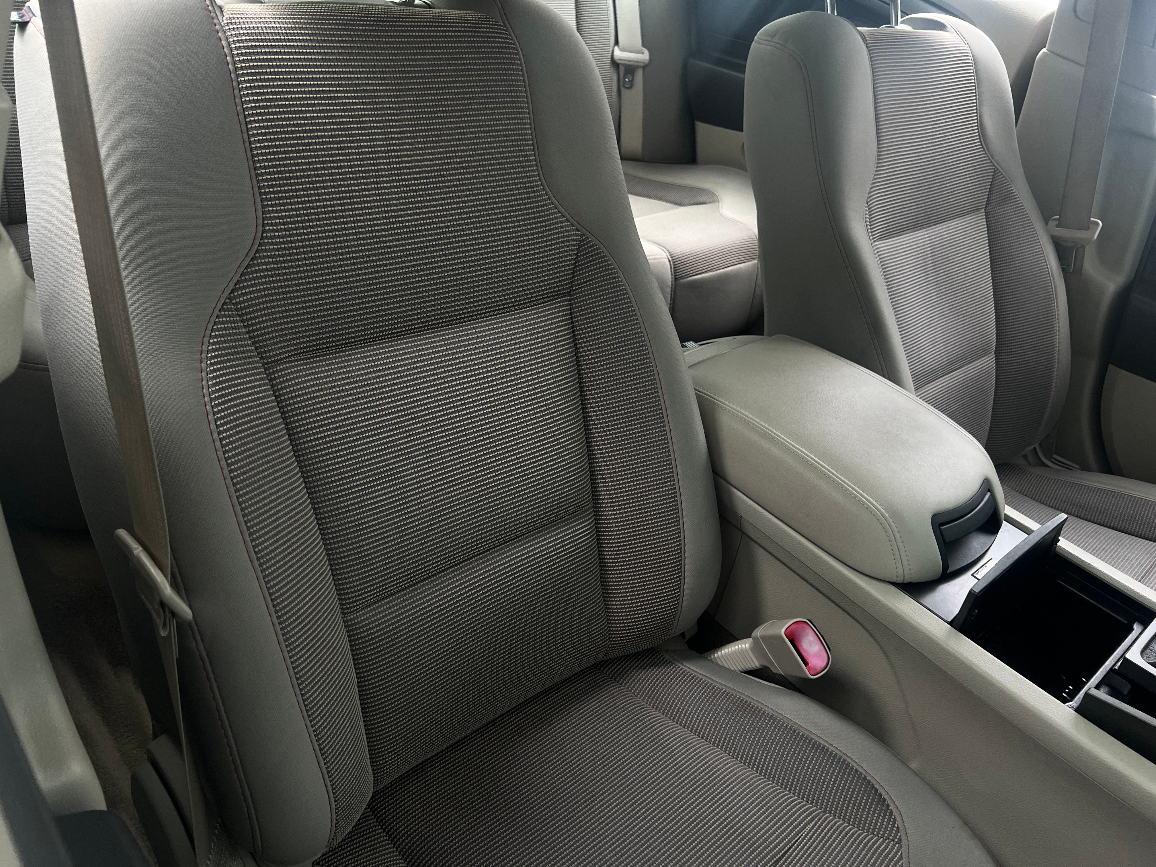 2012 Ford Taurus SEL 2