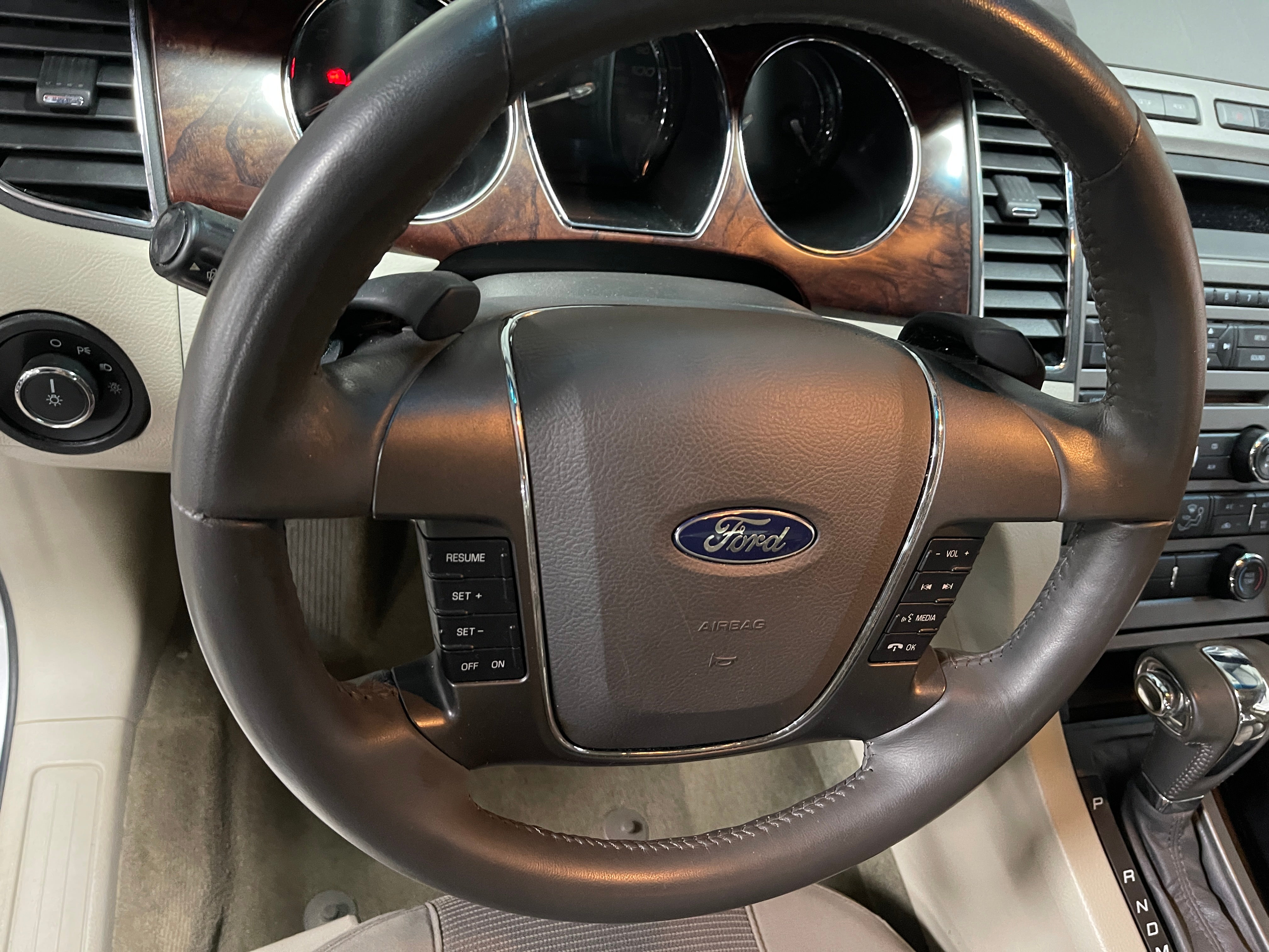 2012 Ford Taurus SEL 5