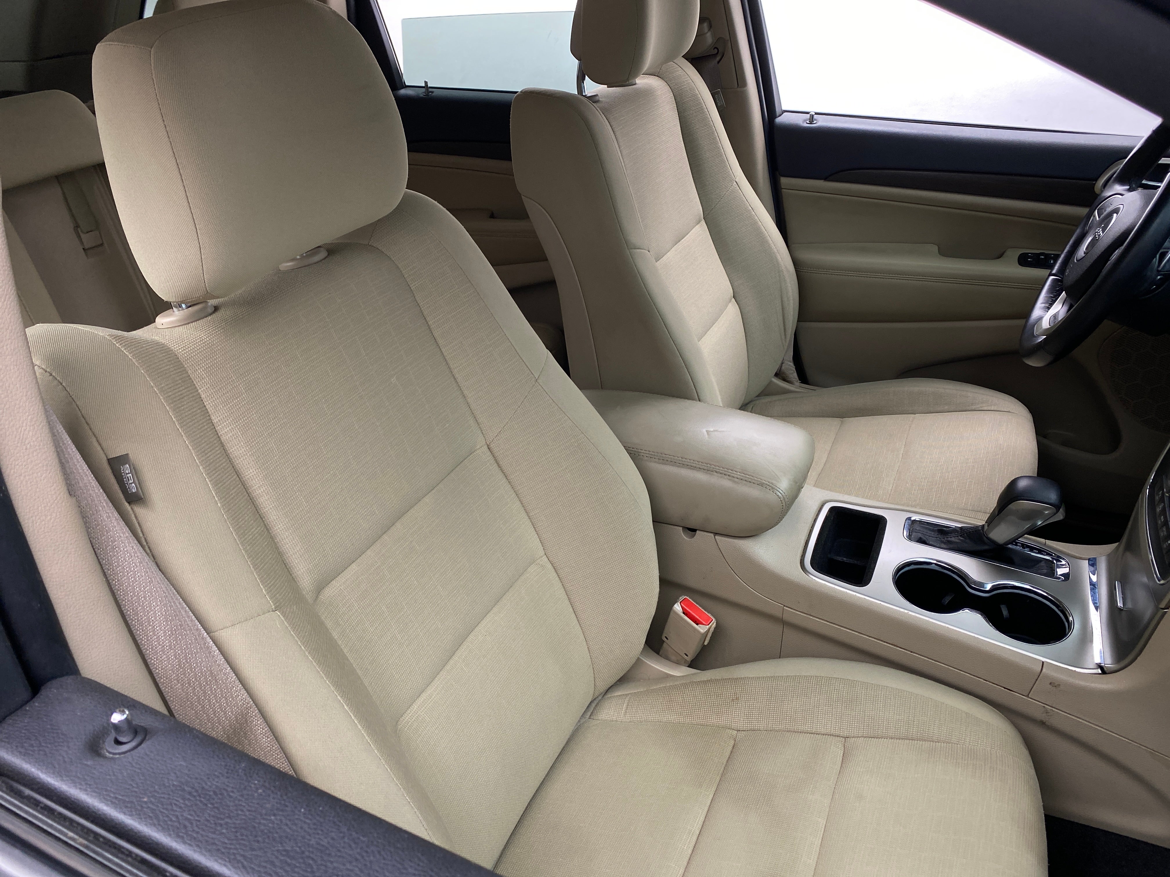 2016 Jeep Grand Cherokee Laredo 2