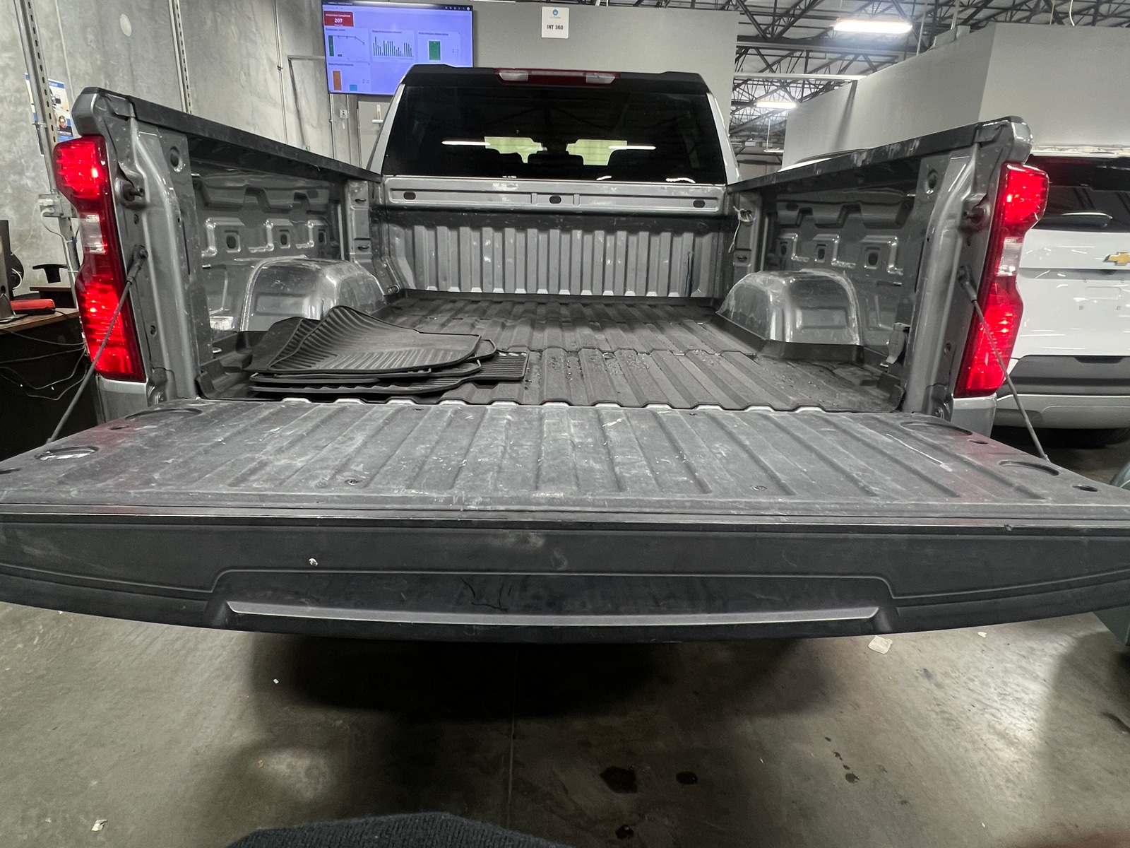 Thumbnail: 2024 Chevrolet Silverado 1500 - 7