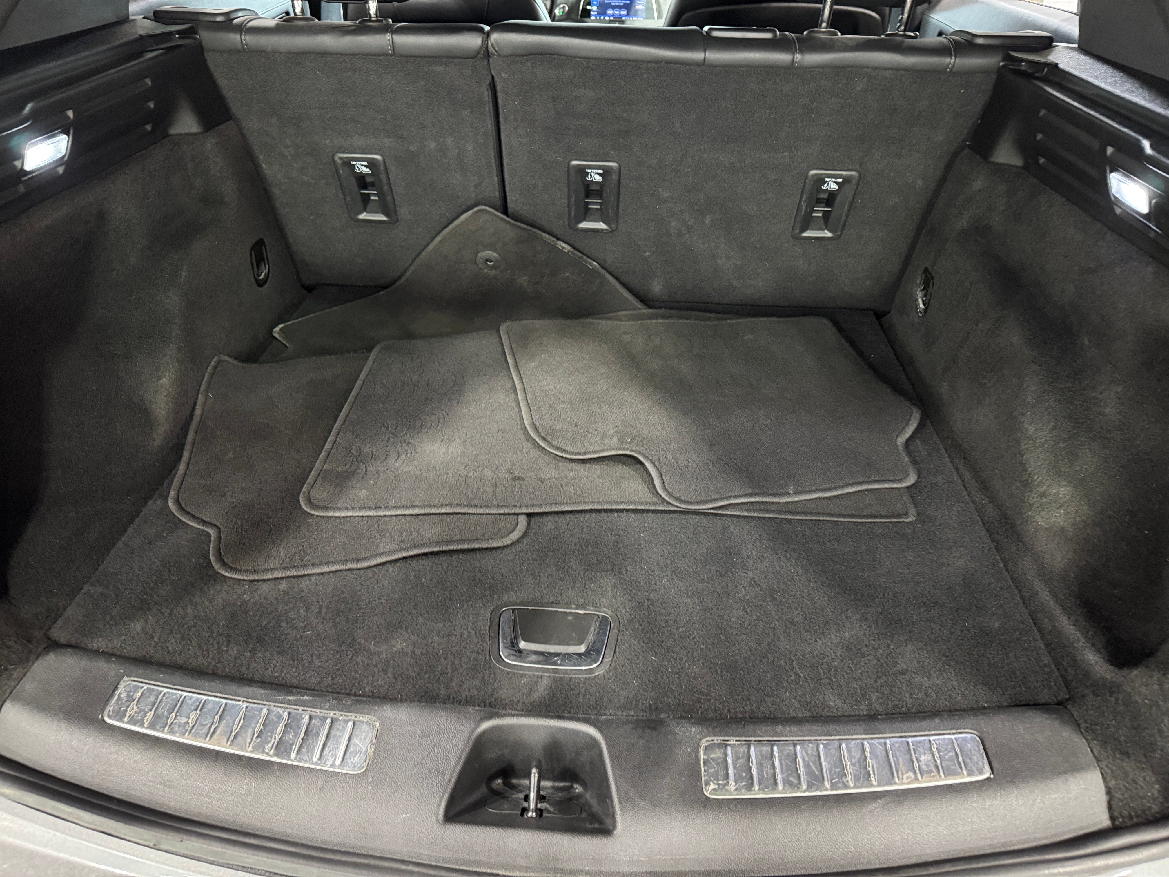 2023 Cadillac XT4 Premium Luxury 6