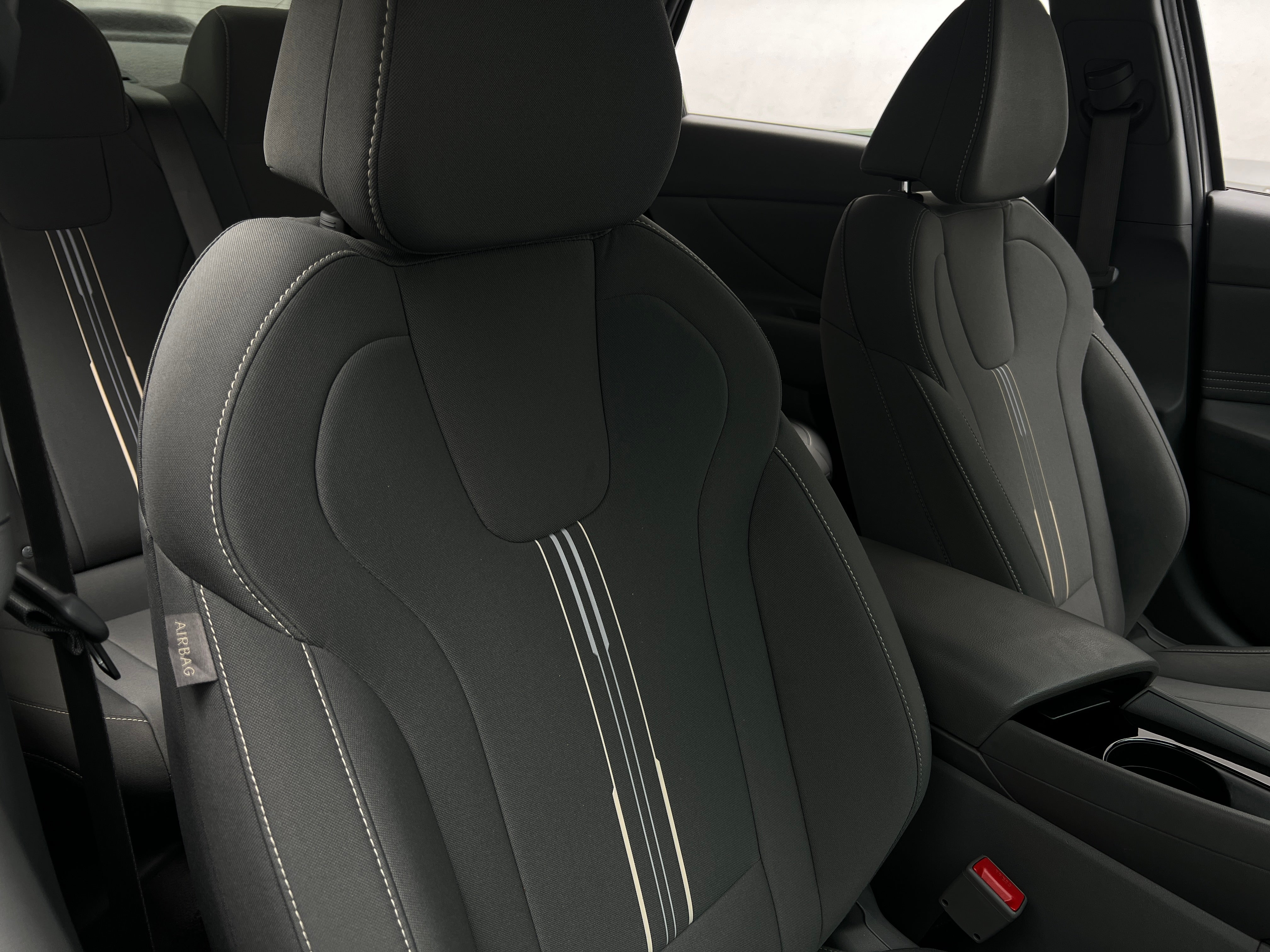 2023 Hyundai Elantra SEL 2