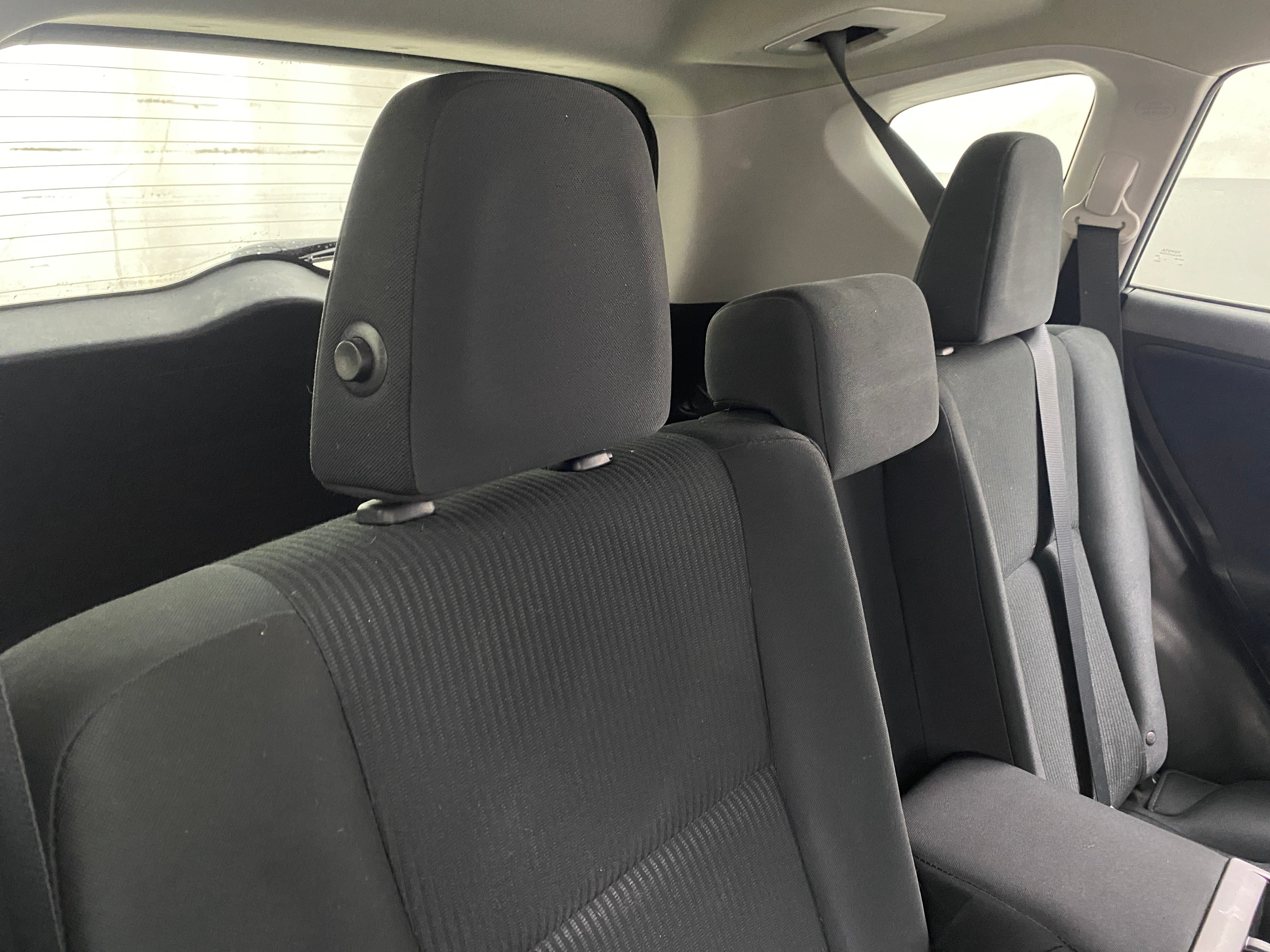 2017 Toyota RAV4 LE 6