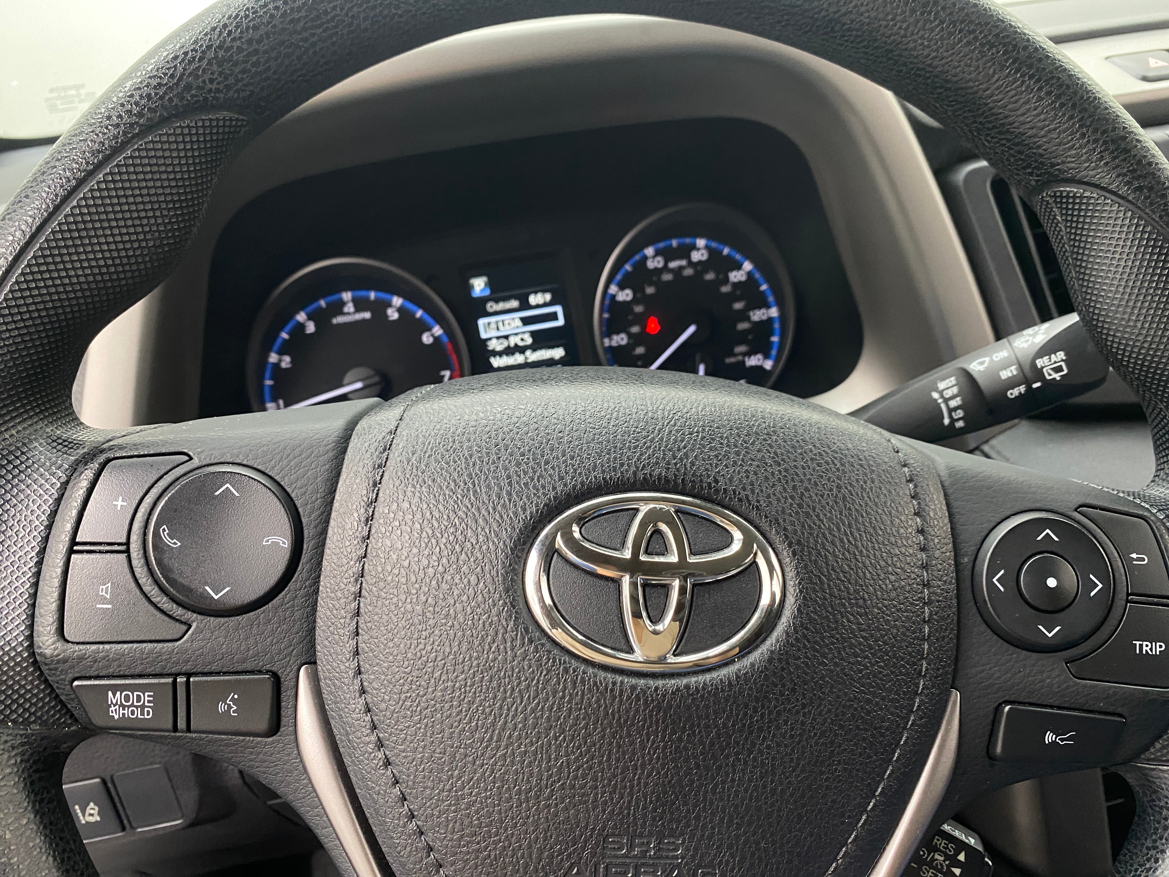 2017 Toyota RAV4 LE 5