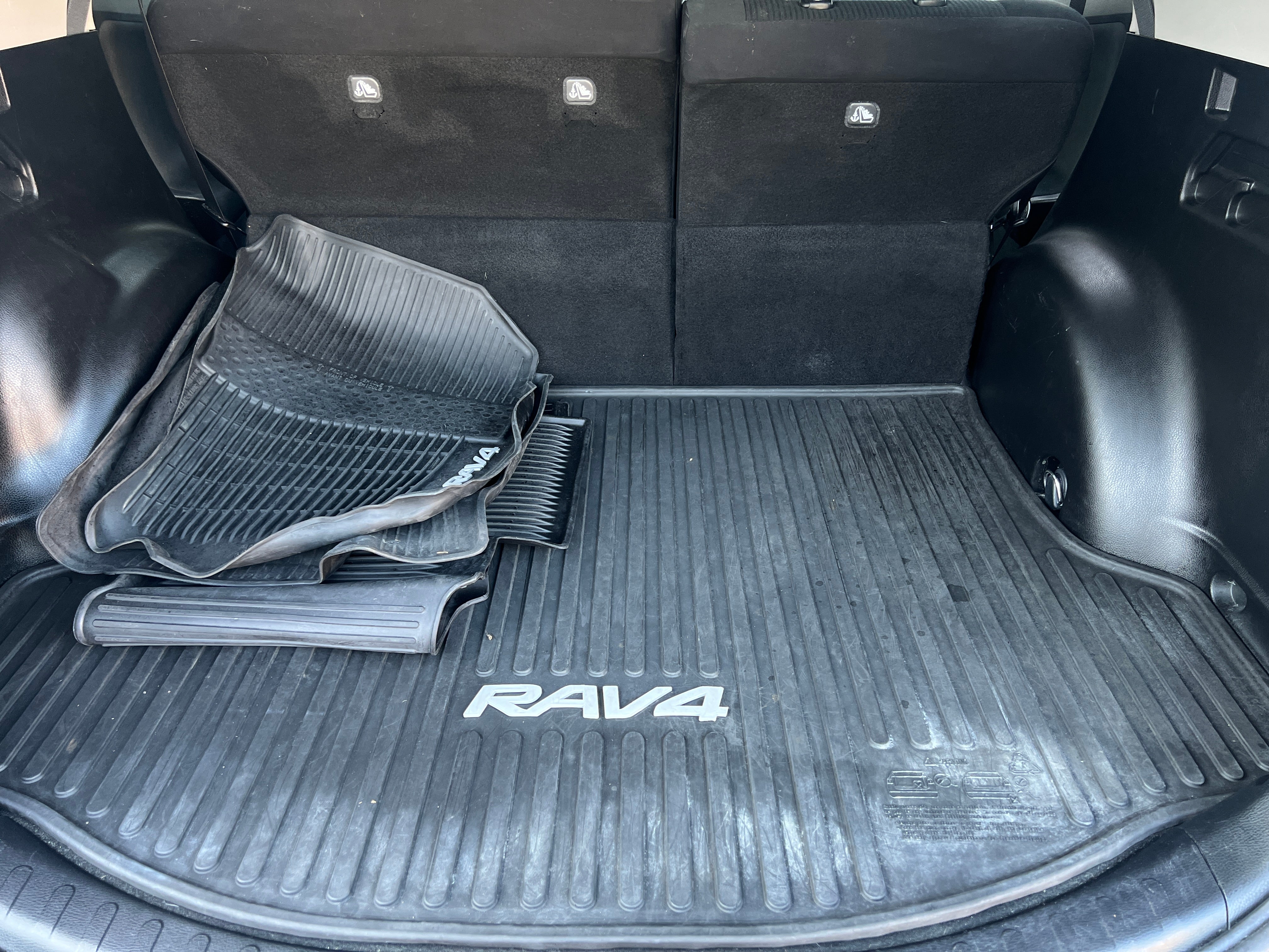 2017 Toyota RAV4 LE 7