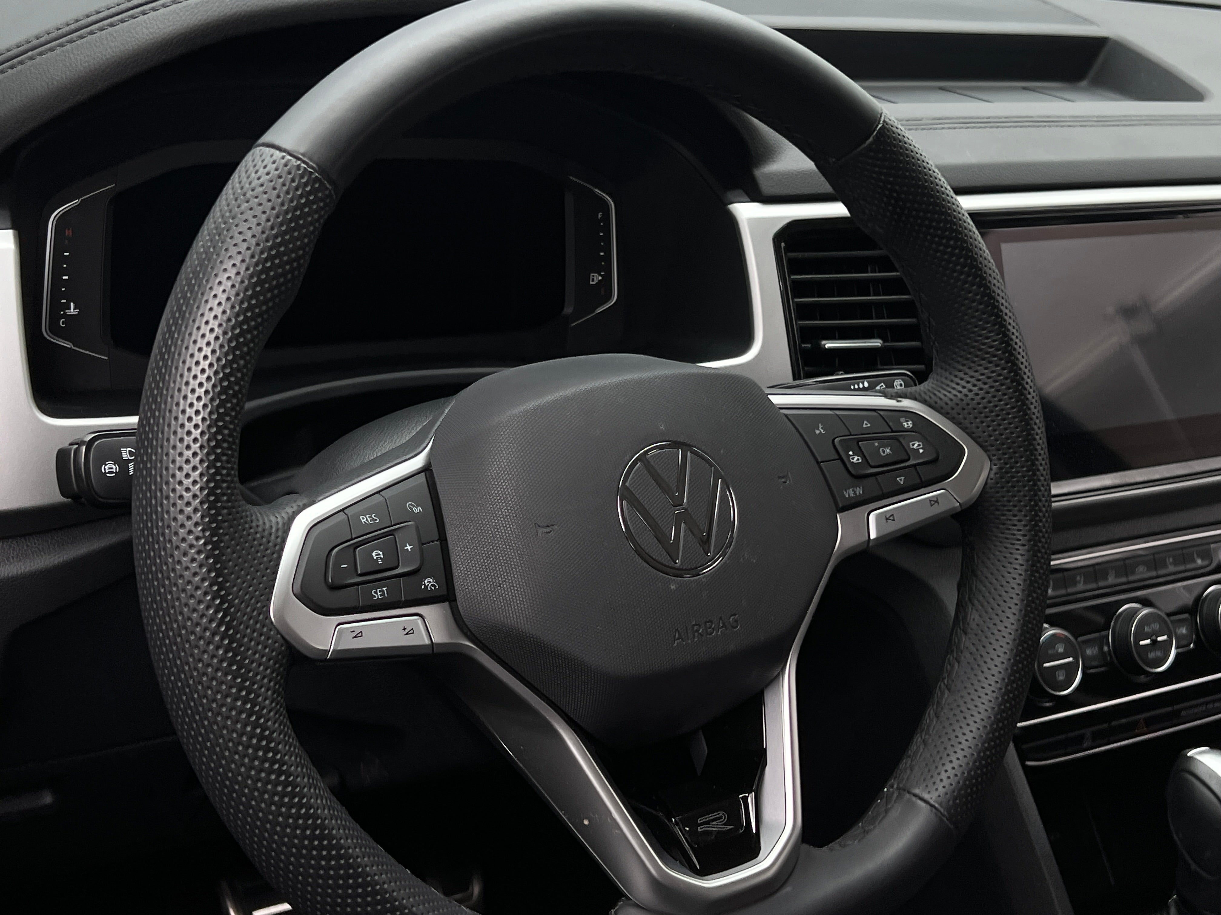 2023 Volkswagen Atlas SEL 4