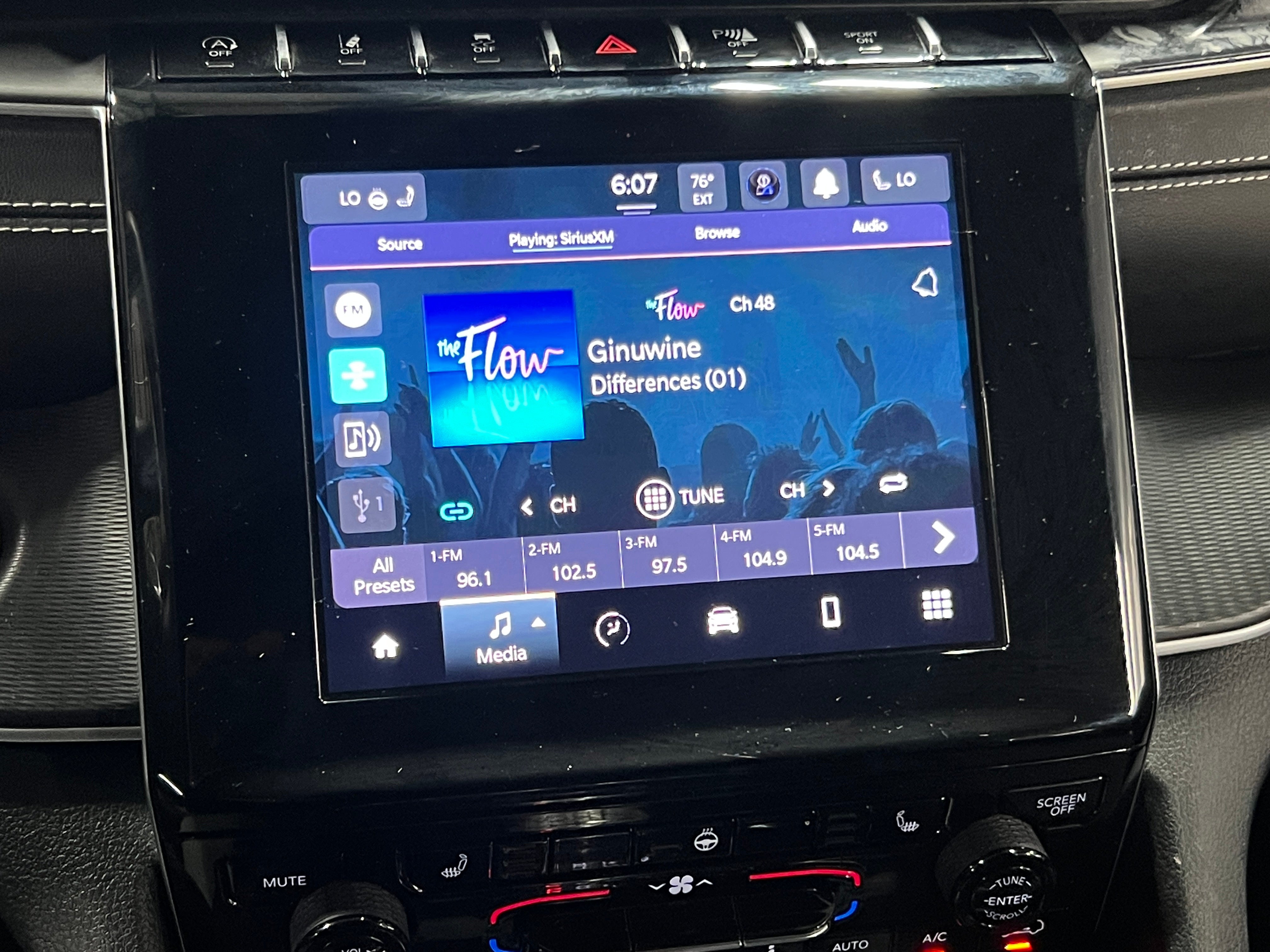 2024 Jeep Grand Cherokee Altitude 3
