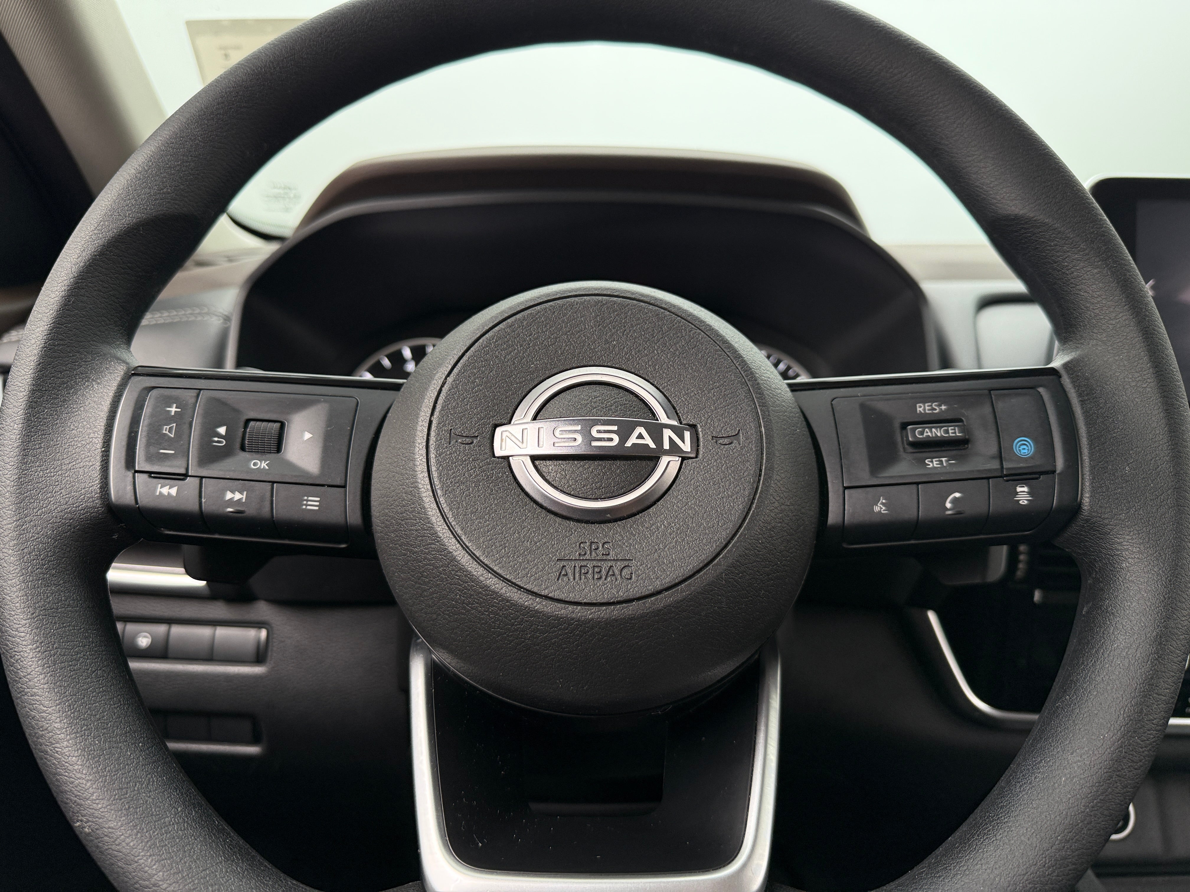 2022 Nissan Rogue SV 5