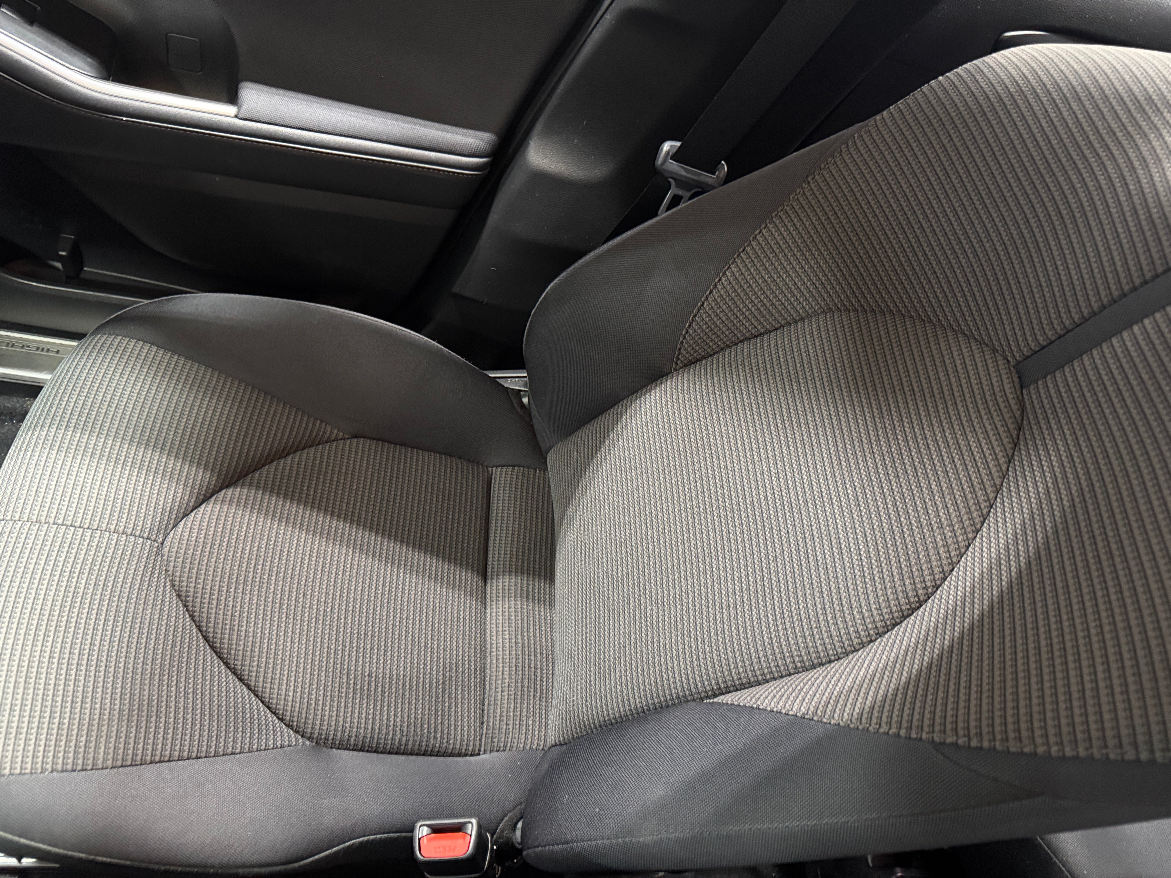 2023 Toyota Highlander LE 2