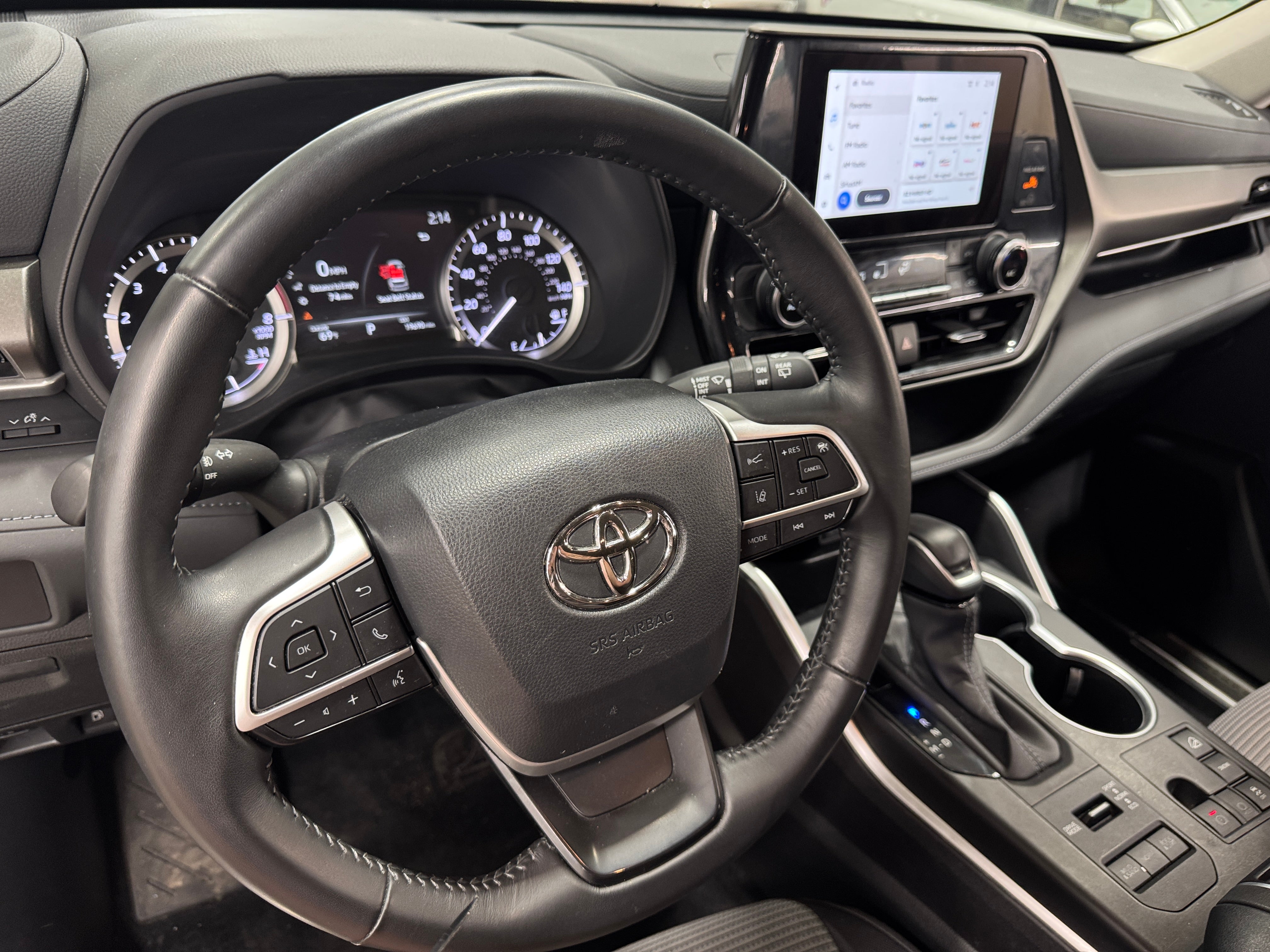 2023 Toyota Highlander LE 3
