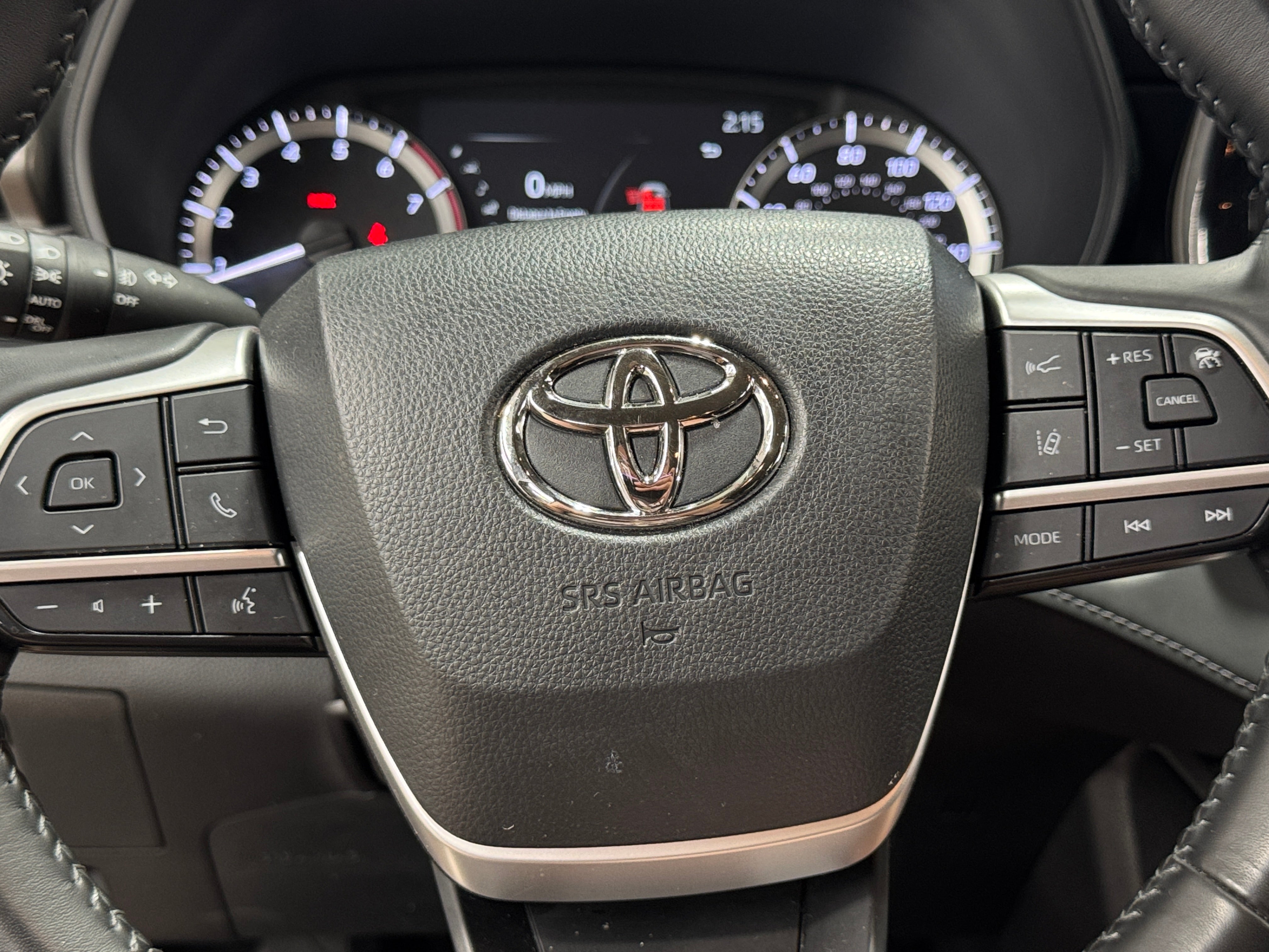 2023 Toyota Highlander LE 5