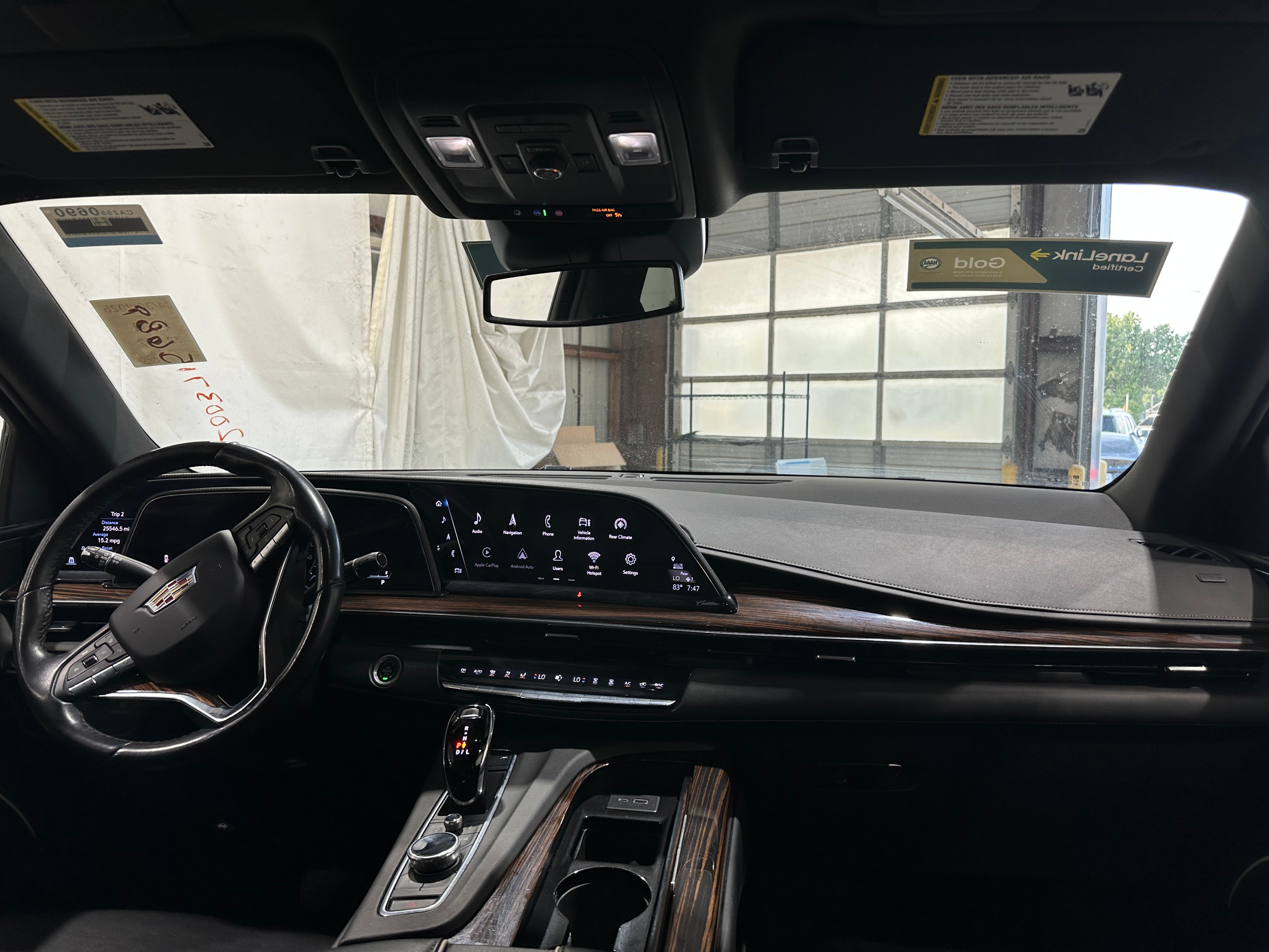 2022 Cadillac Escalade ESV Luxury 2