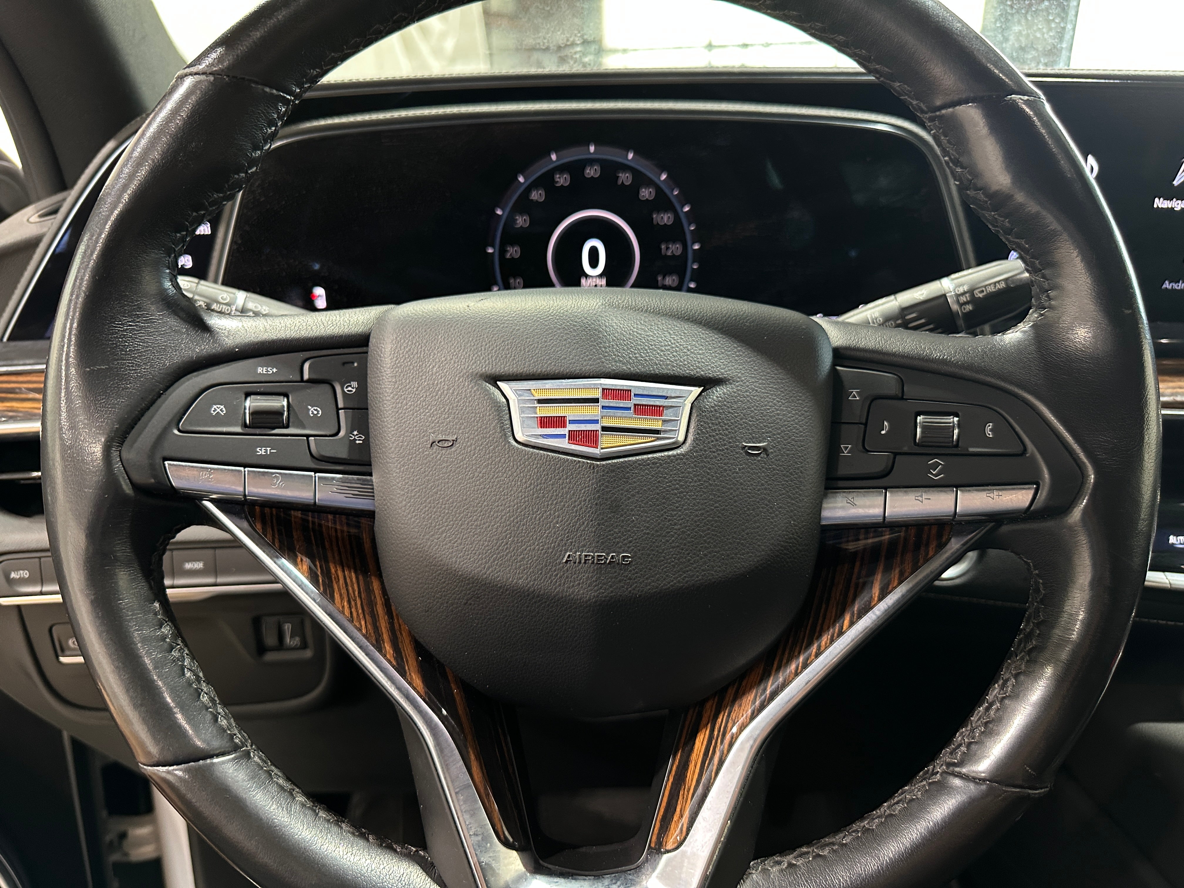 2022 Cadillac Escalade ESV Luxury 4