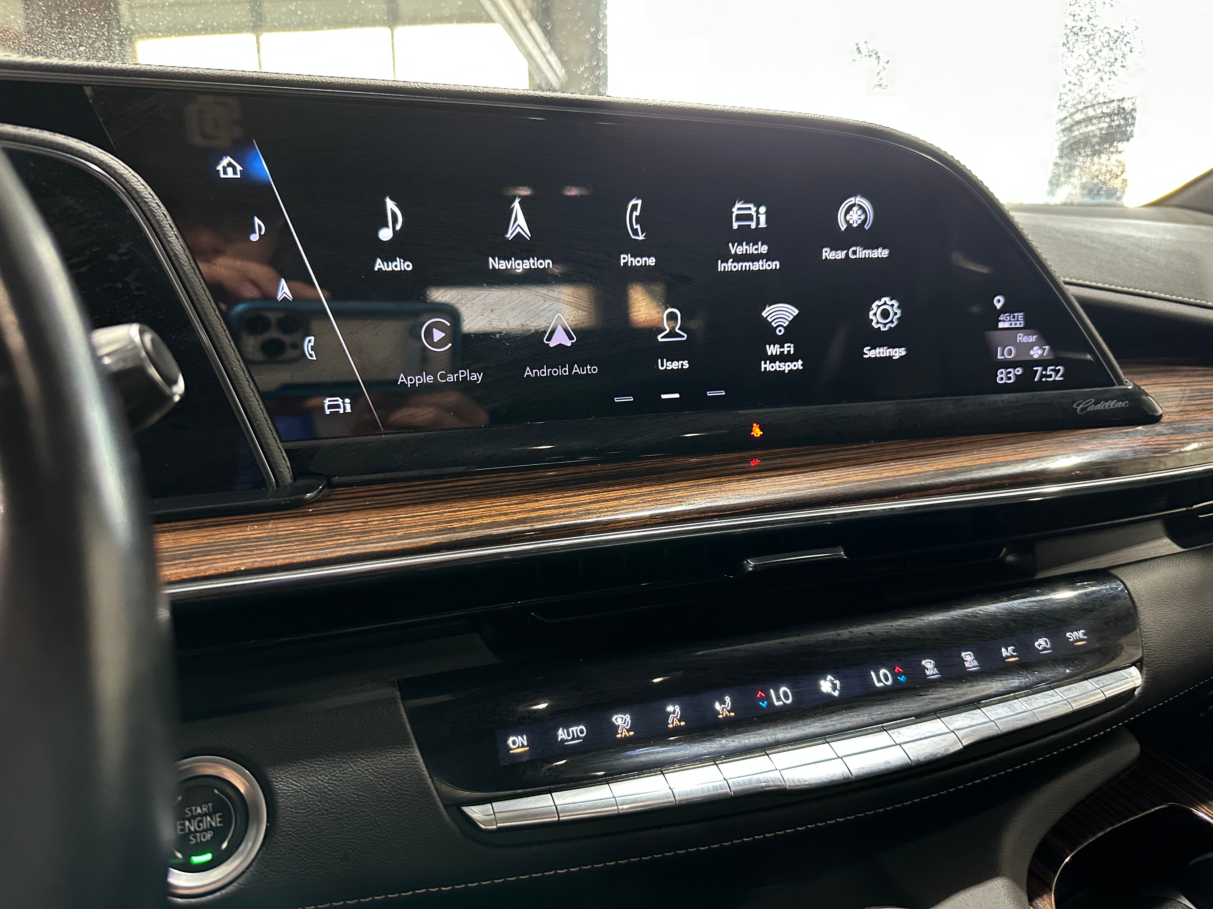 2022 Cadillac Escalade ESV Luxury 3