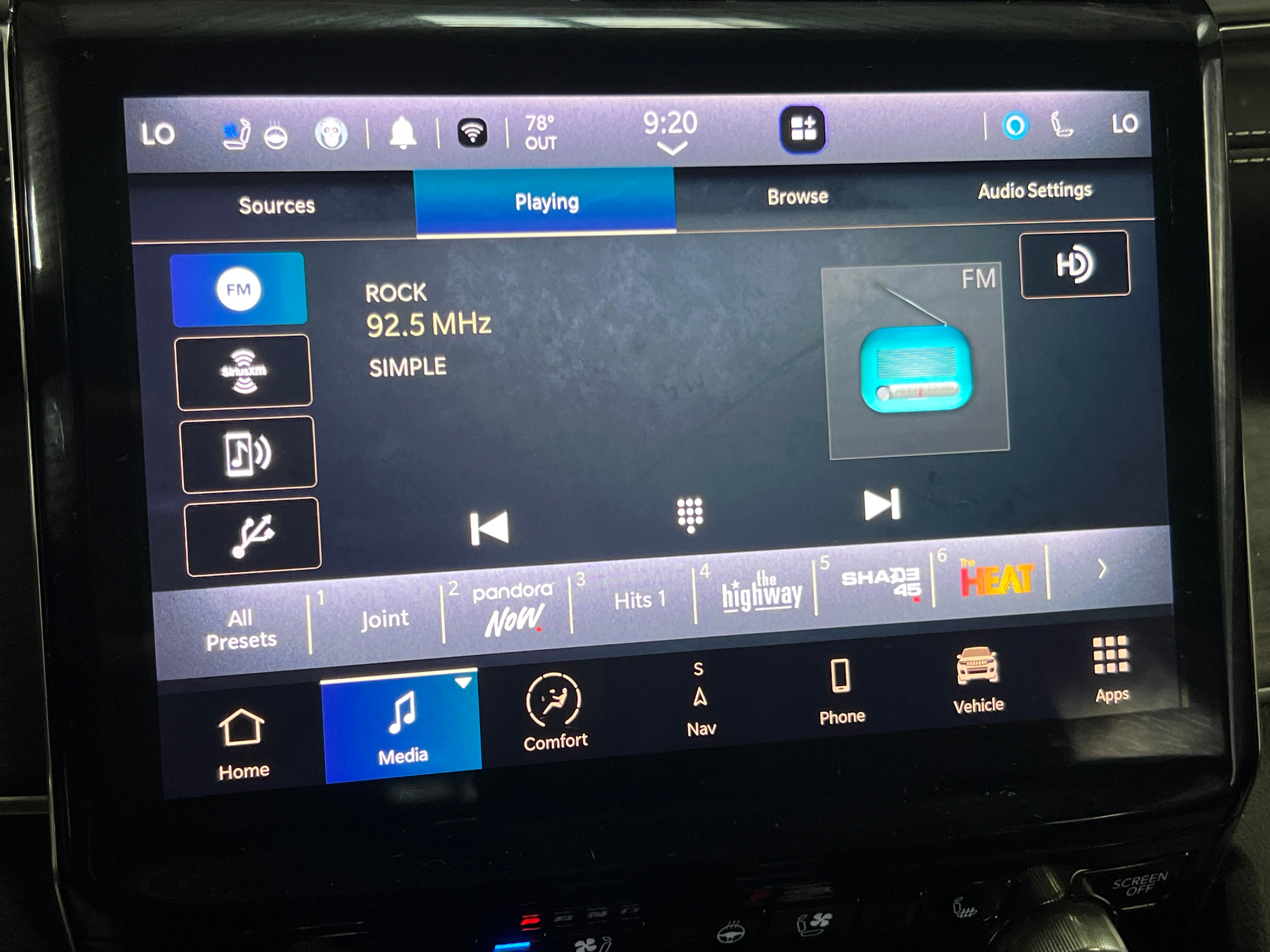 2022 Jeep Grand Cherokee L Overland 3