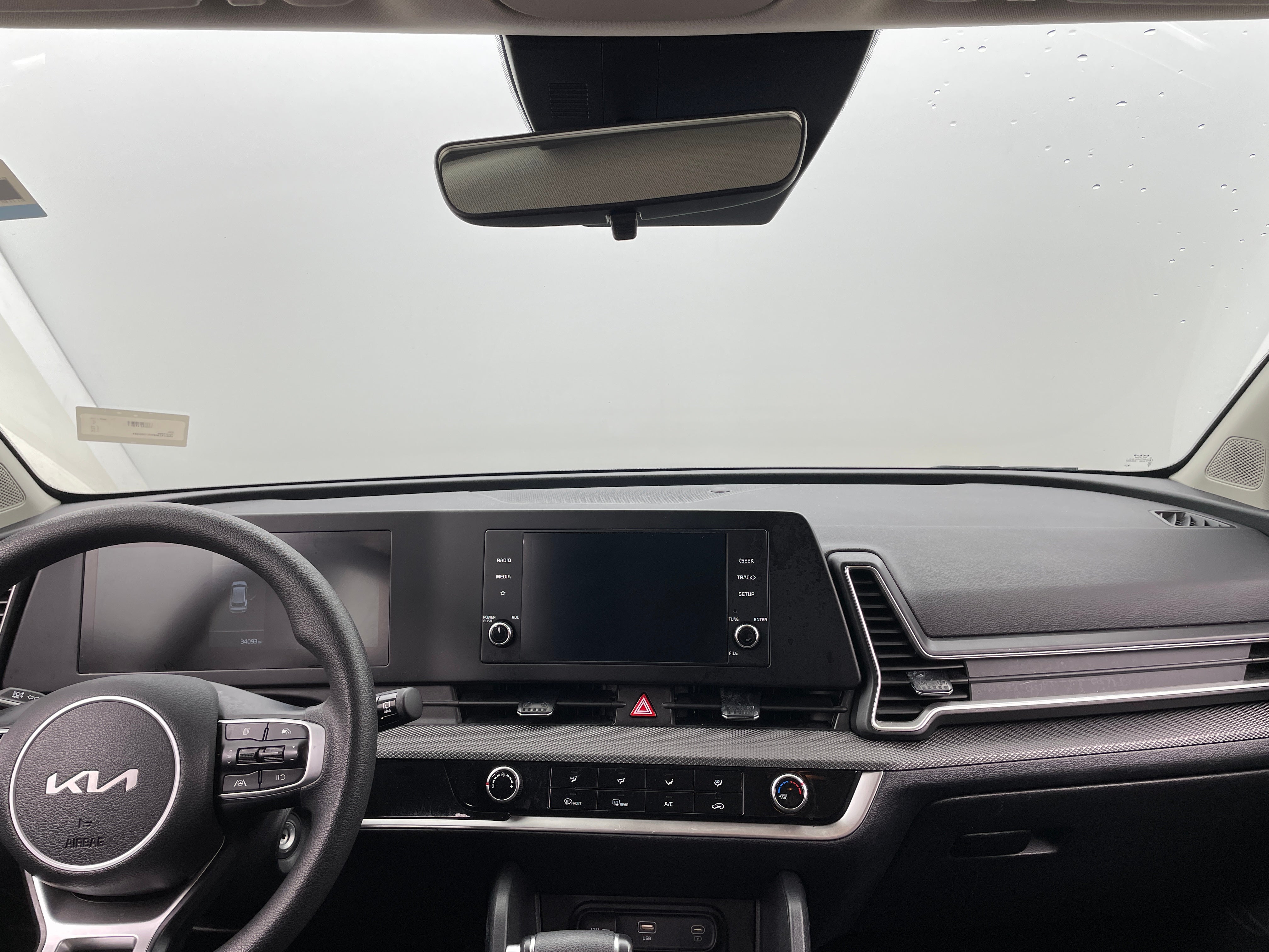2024 Kia Sportage LX 3