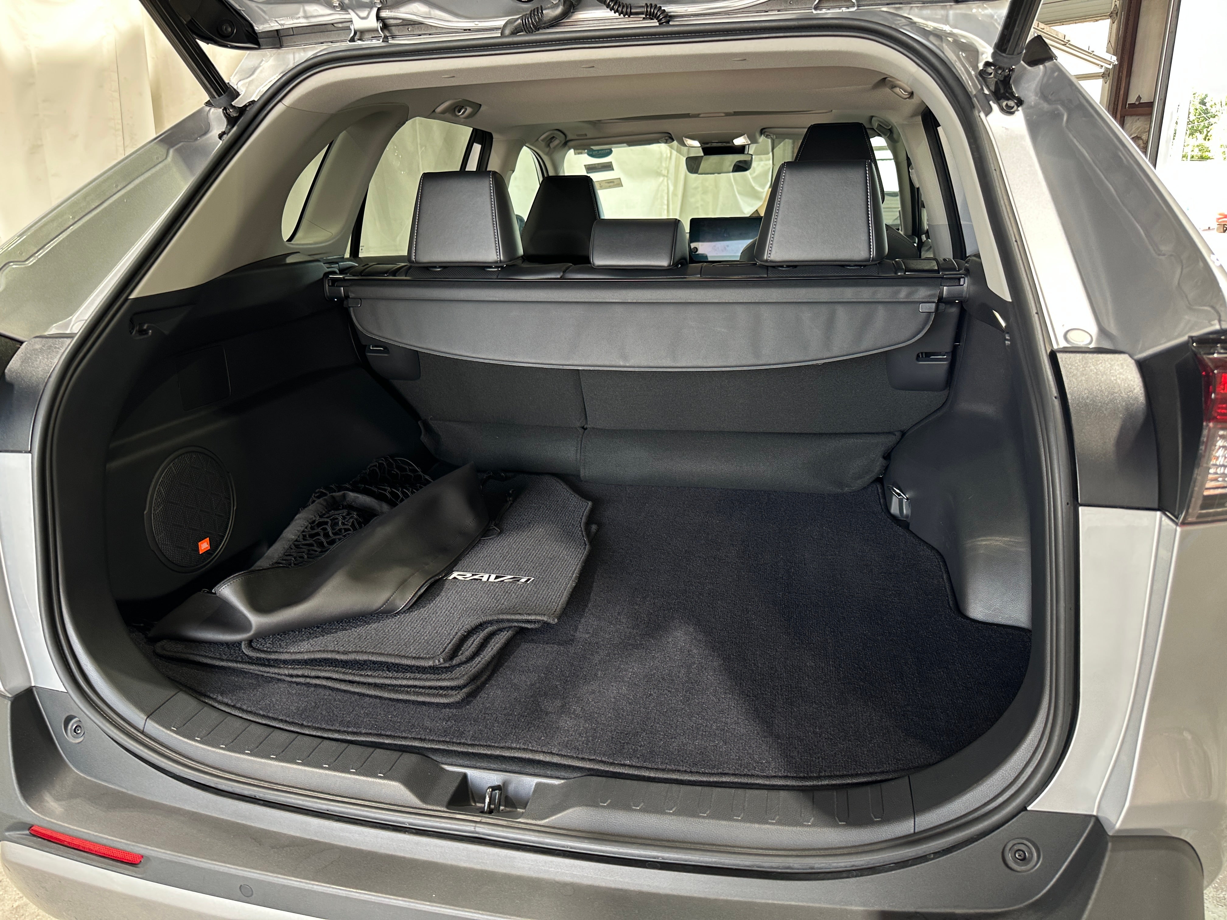 2023 Toyota RAV4 Limited 6
