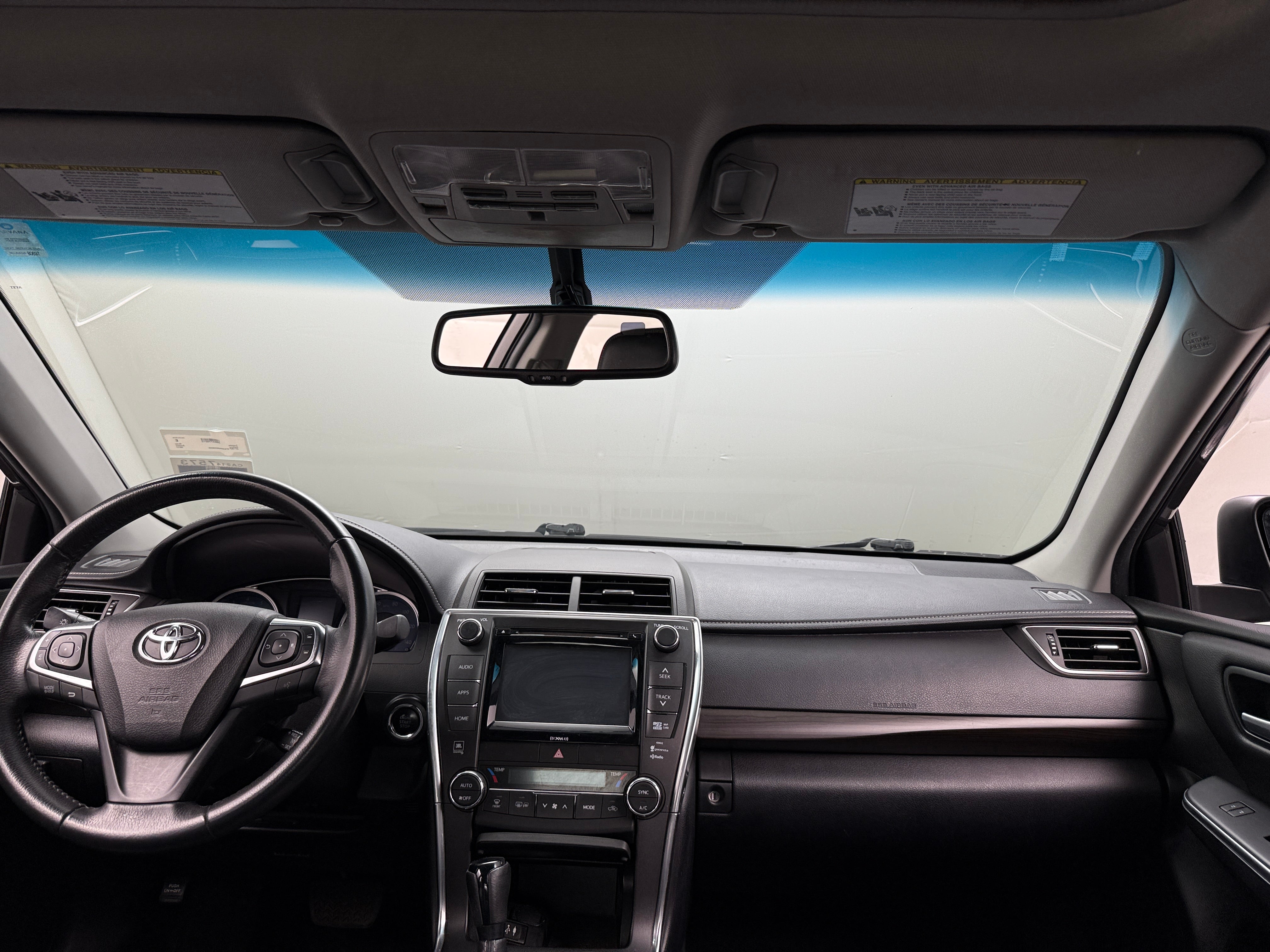 2017 Toyota Camry XLE 3