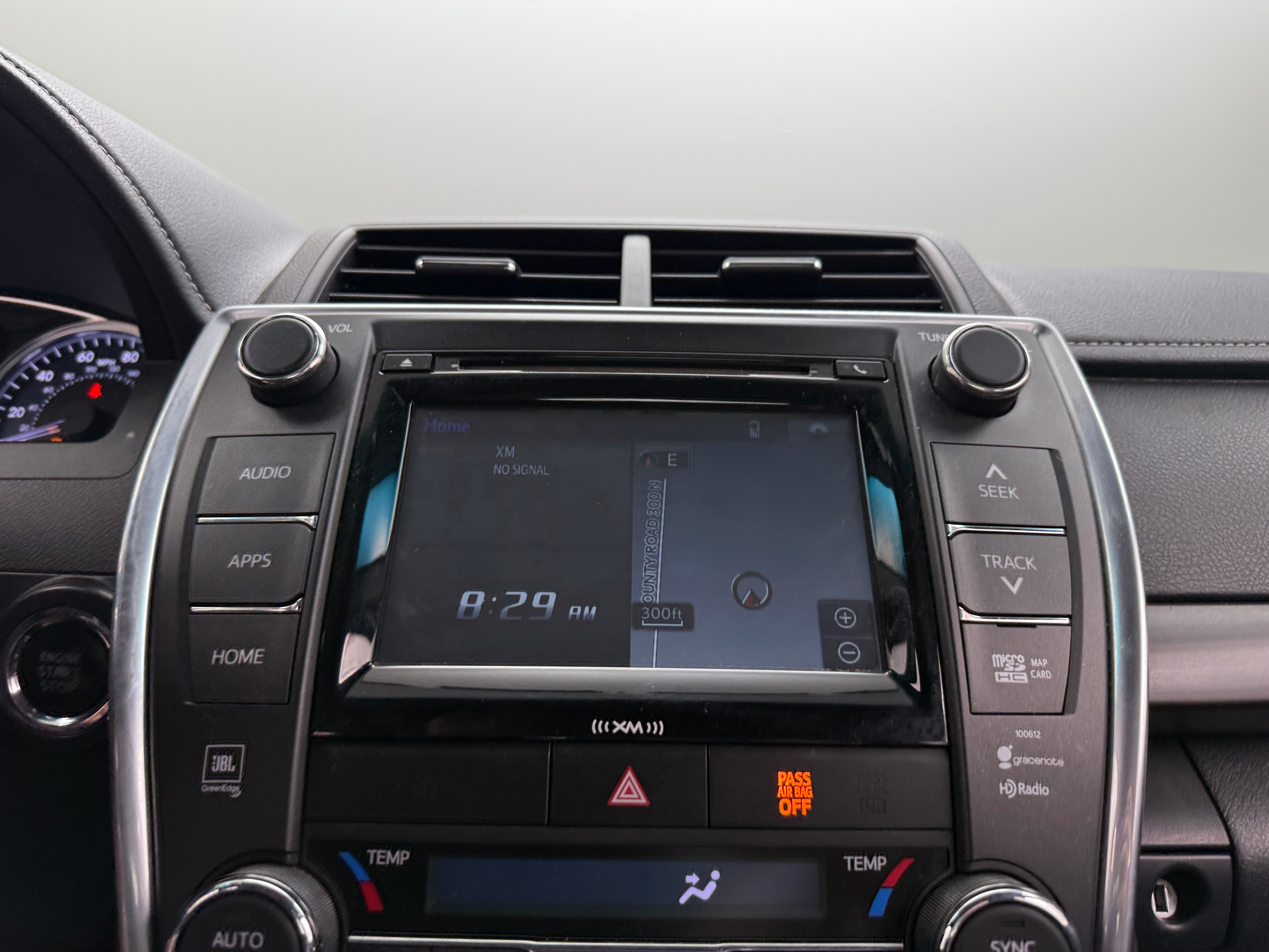 2017 Toyota Camry XLE 4