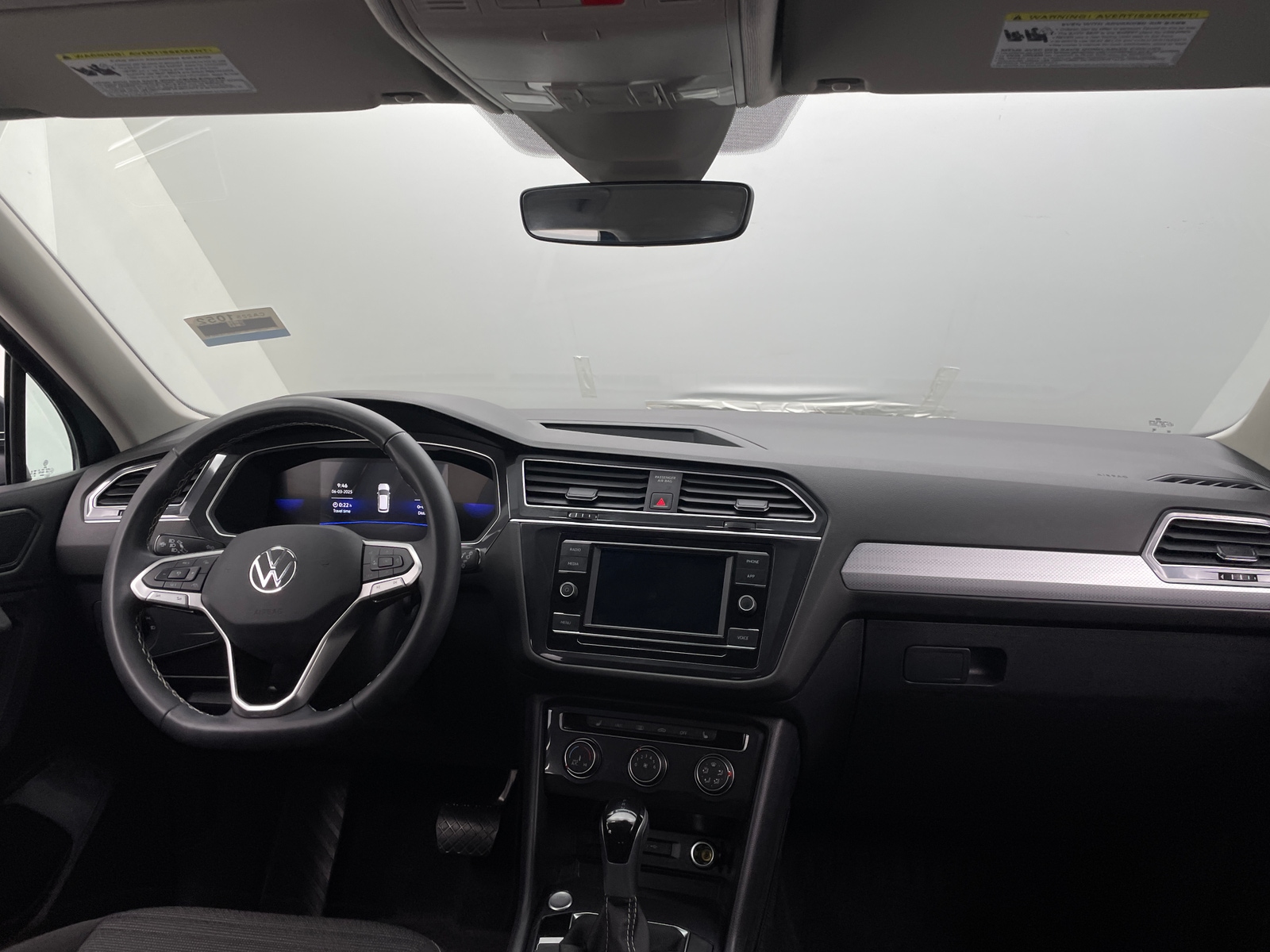 Thumbnail: 2024 Volkswagen Tiguan - 3