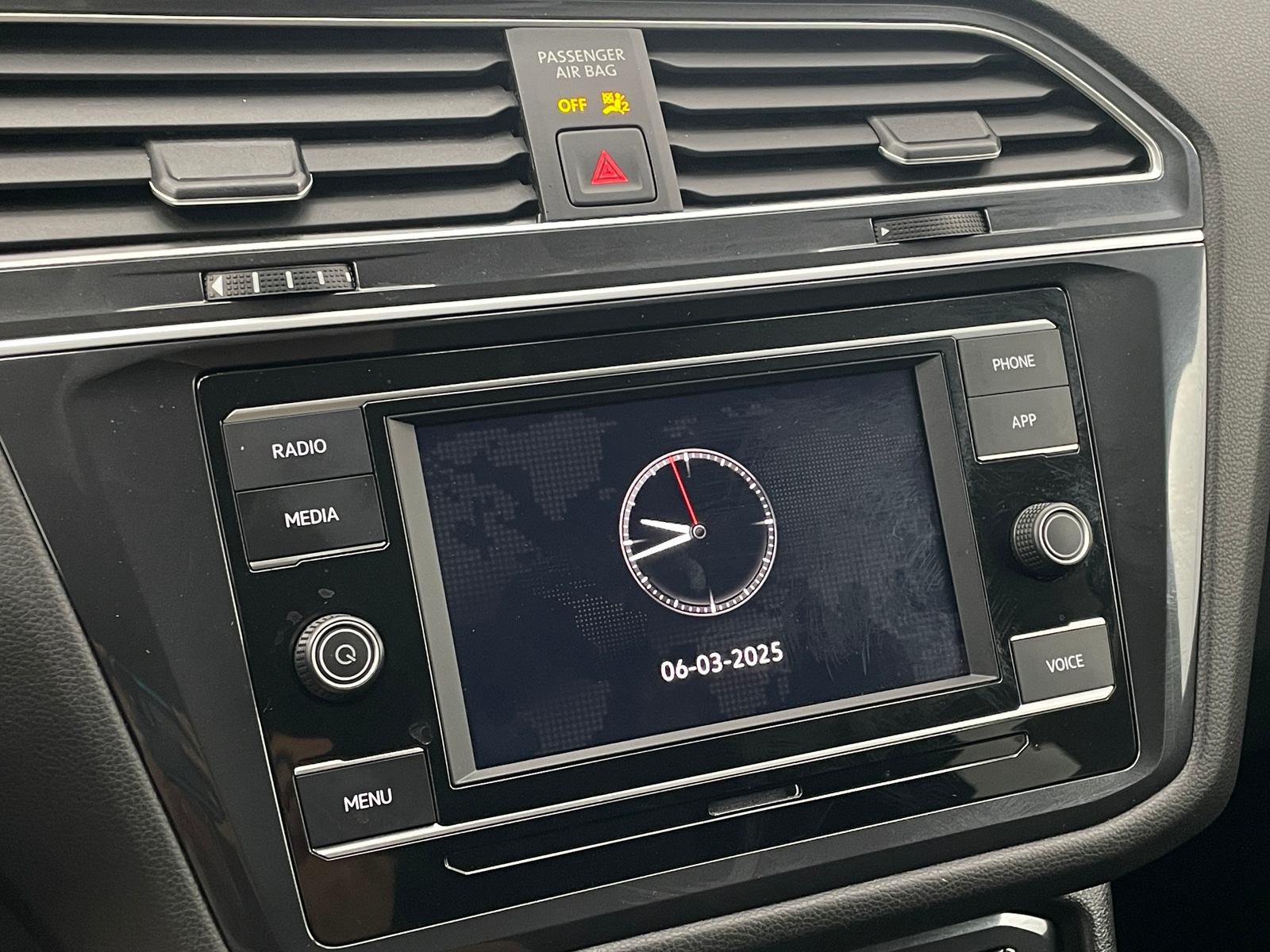 Thumbnail: 2024 Volkswagen Tiguan - 4