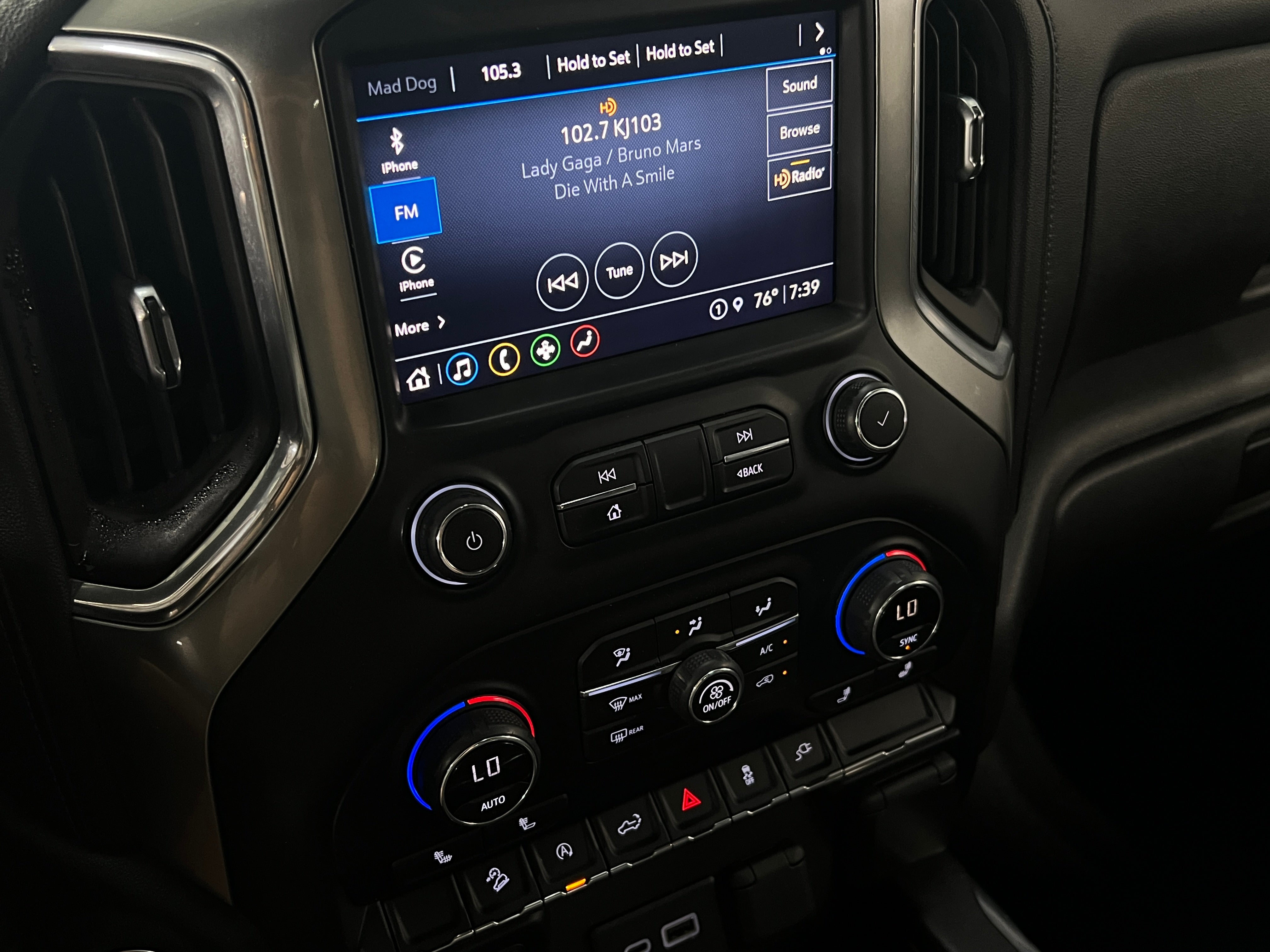 2021 Chevrolet Silverado 1500 RST 3