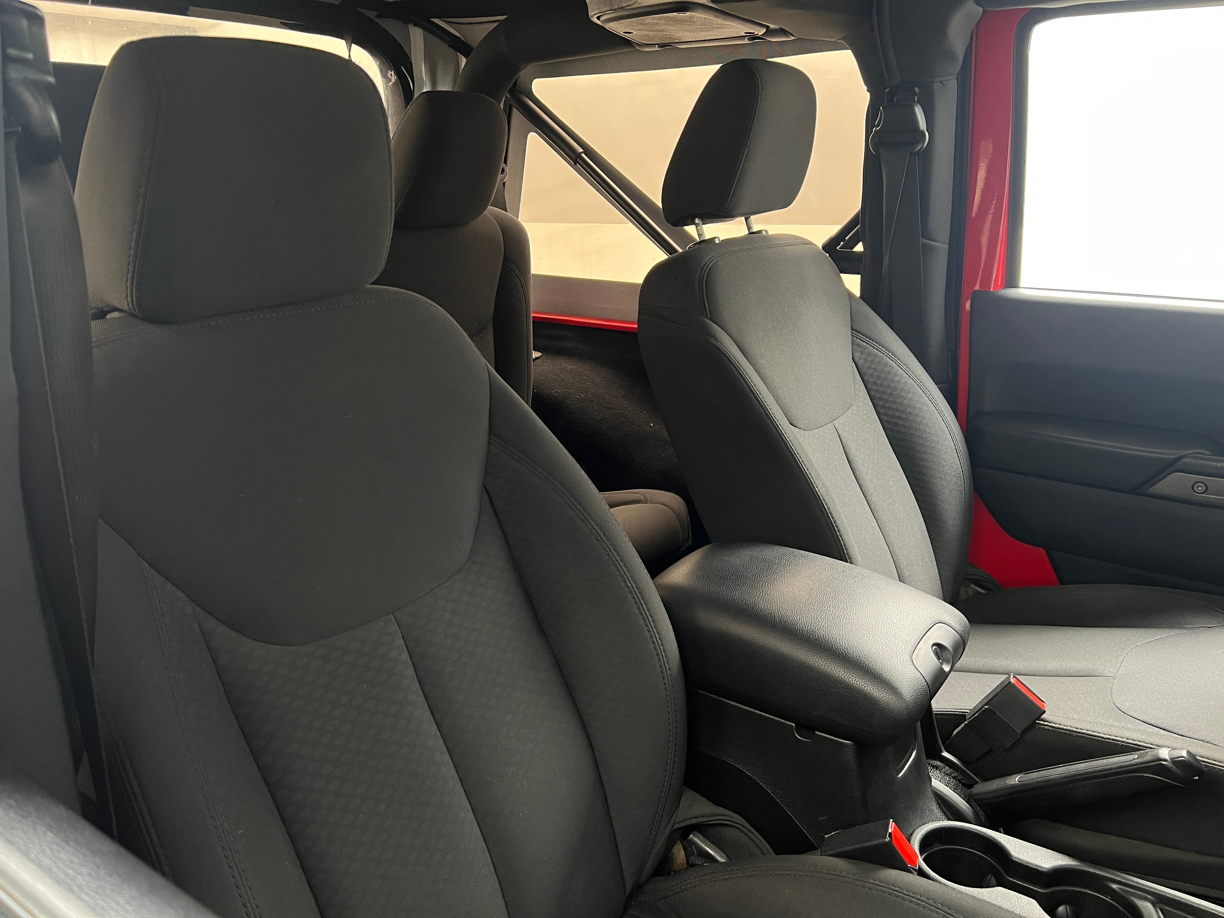 2016 Jeep Wrangler Sport 2