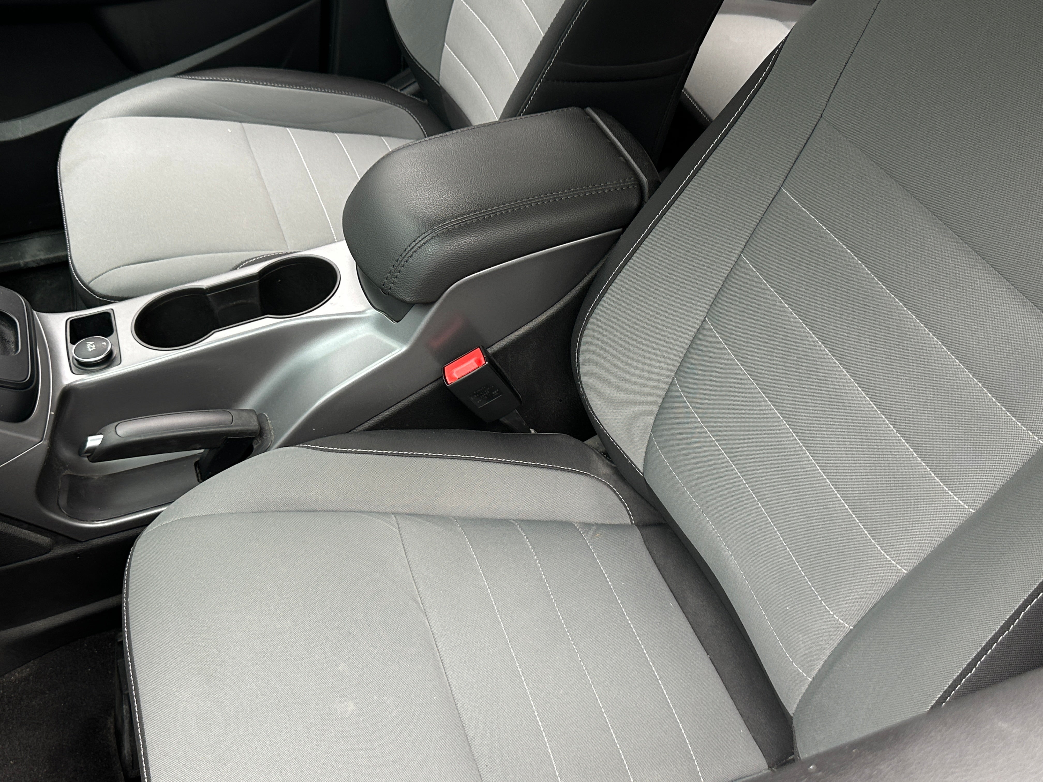 2016 Ford Escape SE 2