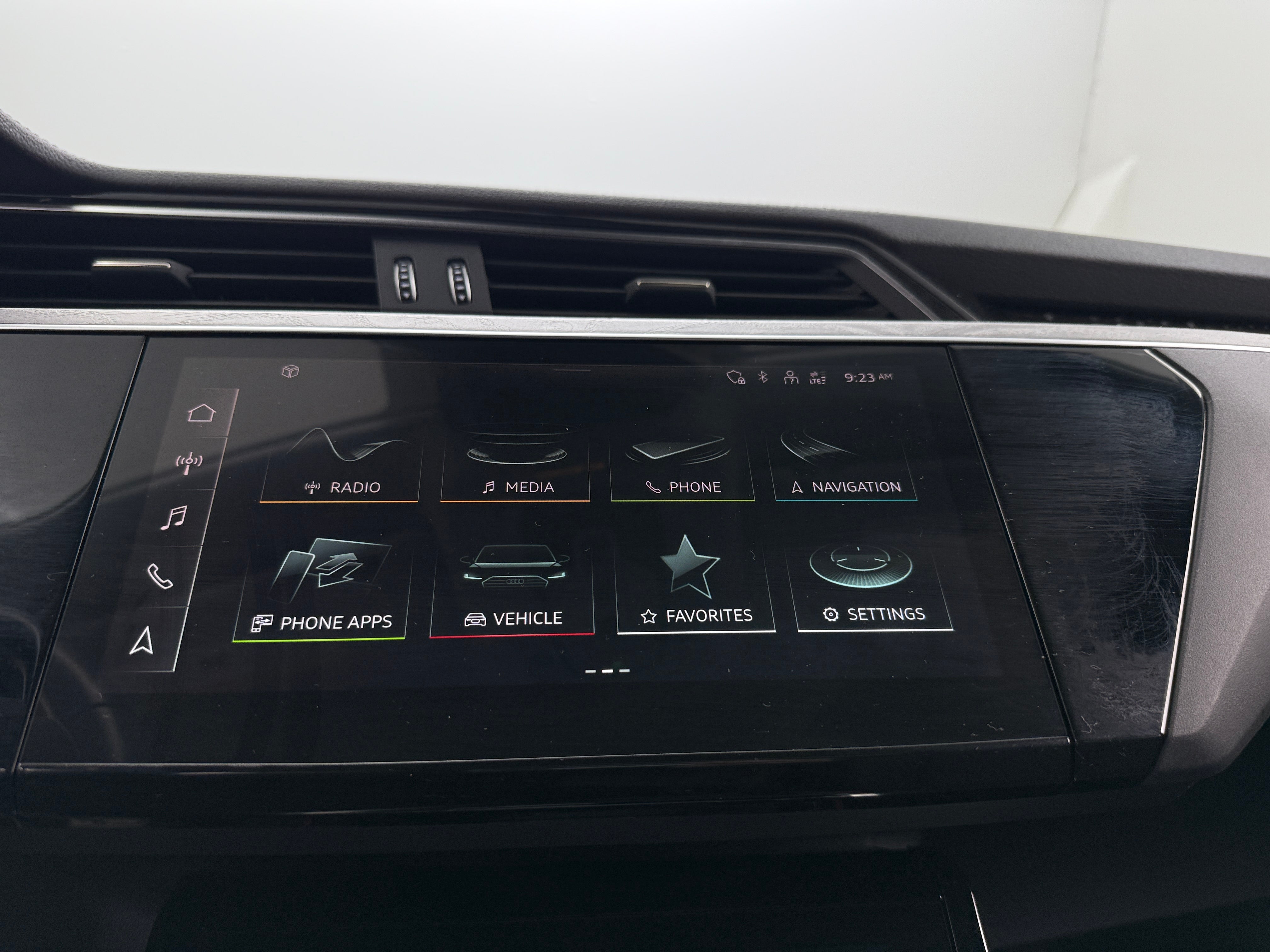 2022 Audi e-tron S Premium Plus 3
