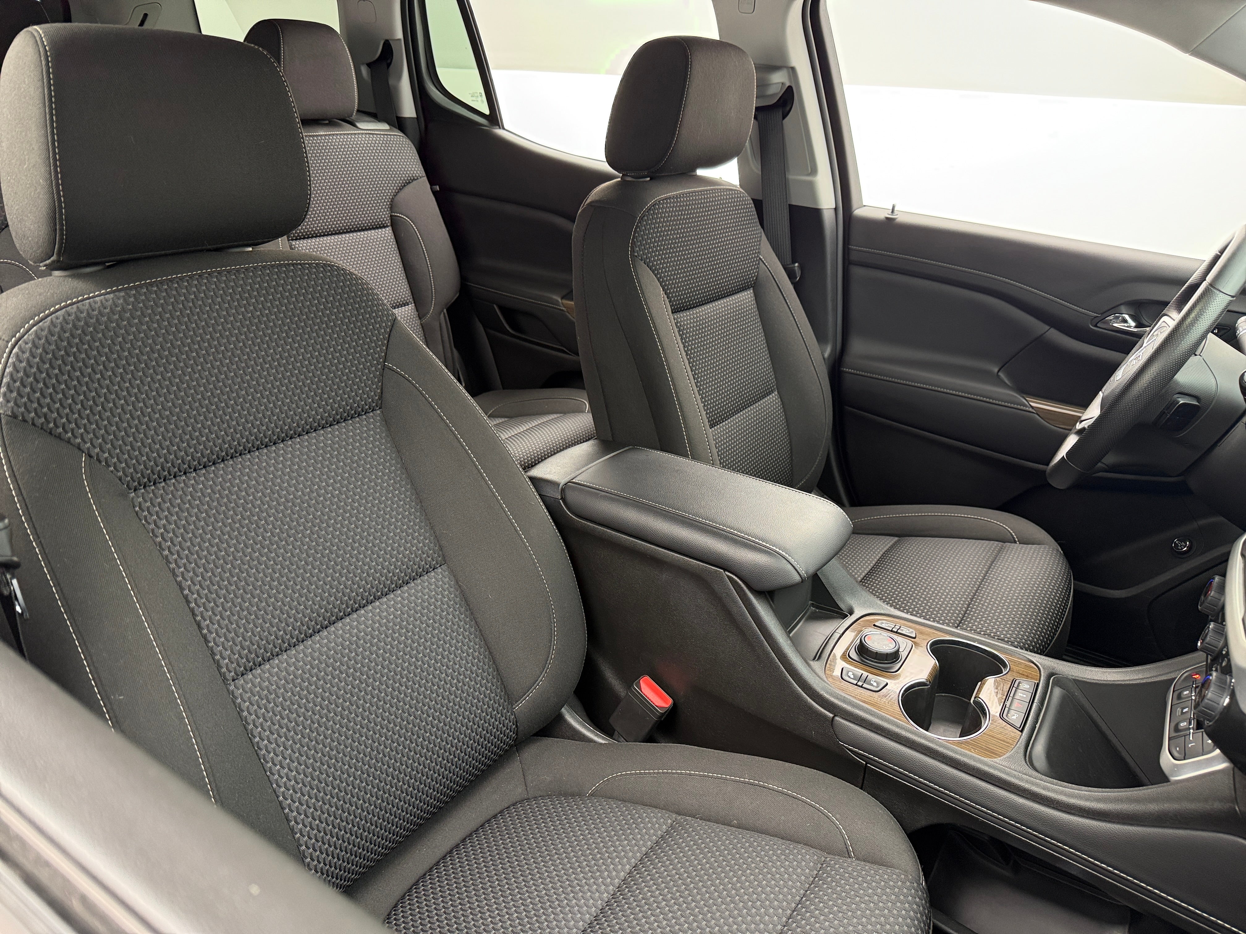 2023 GMC Acadia SLE 2